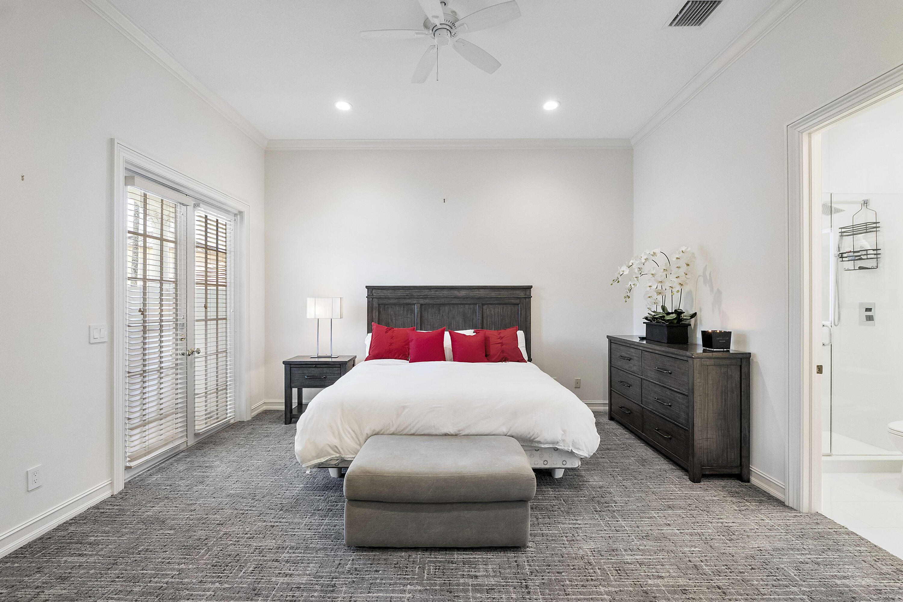 ENCLAVE - Residential