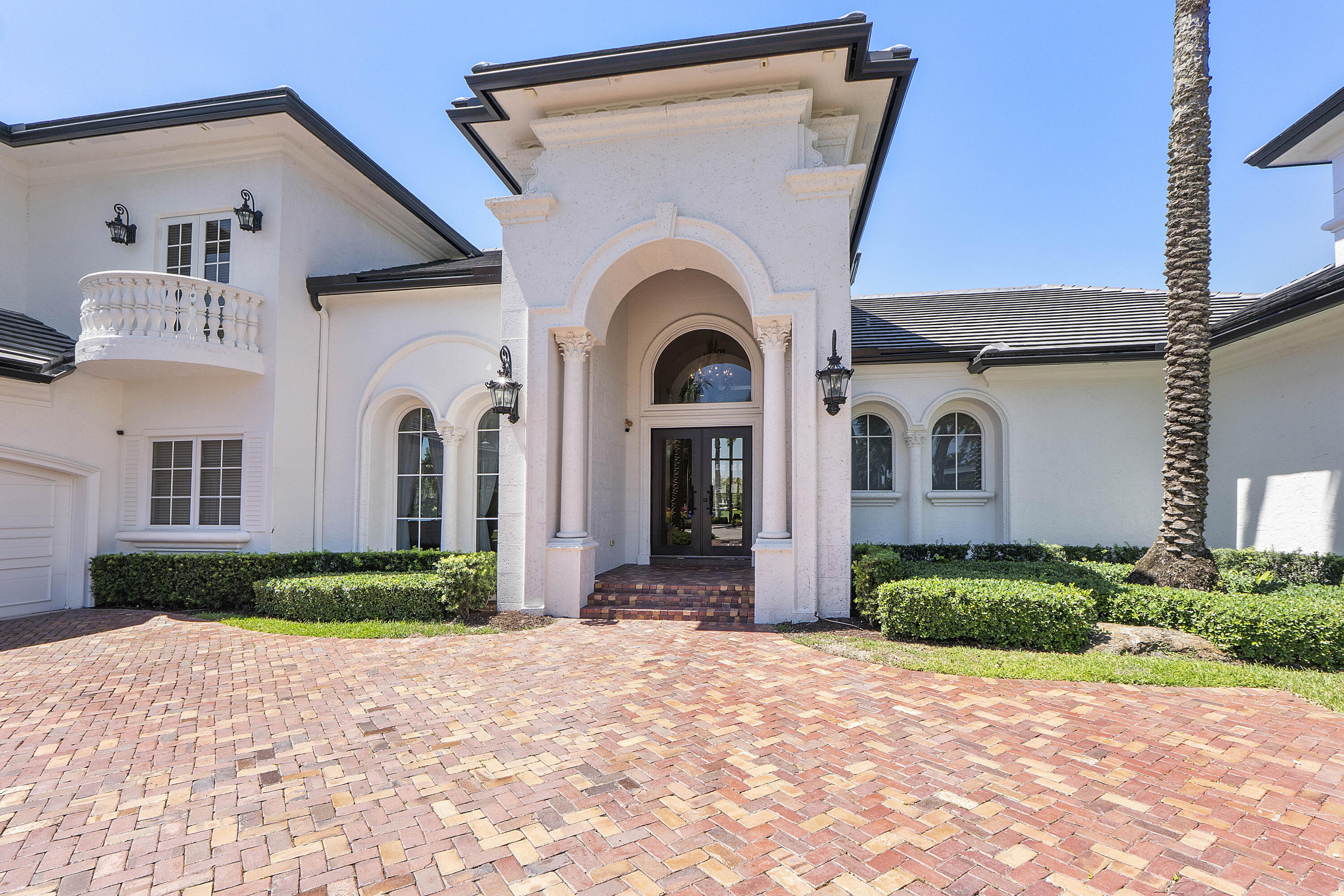 ENCLAVE - Residential