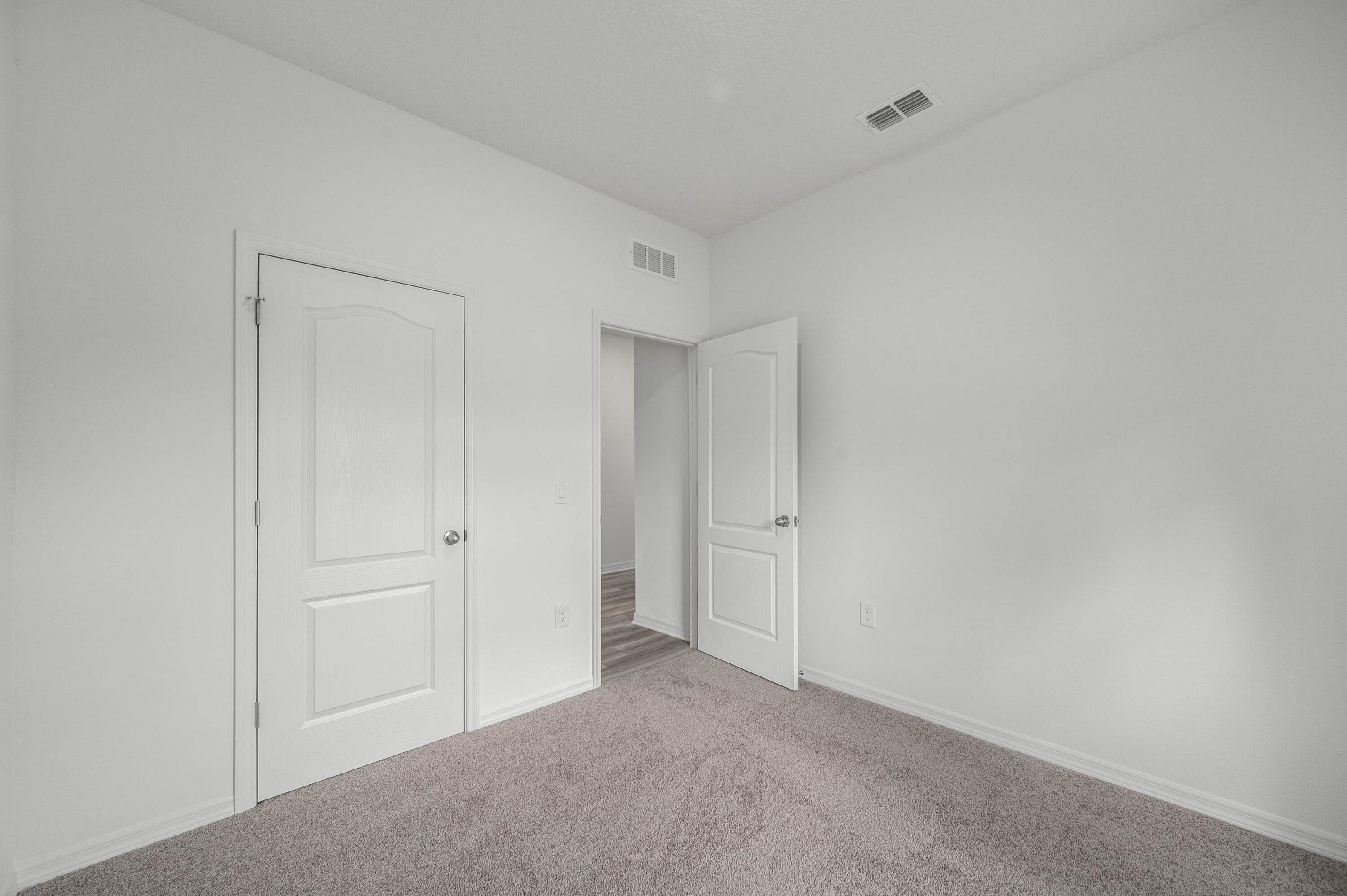 VERO LAKE ESTATES UNIT R - Residential