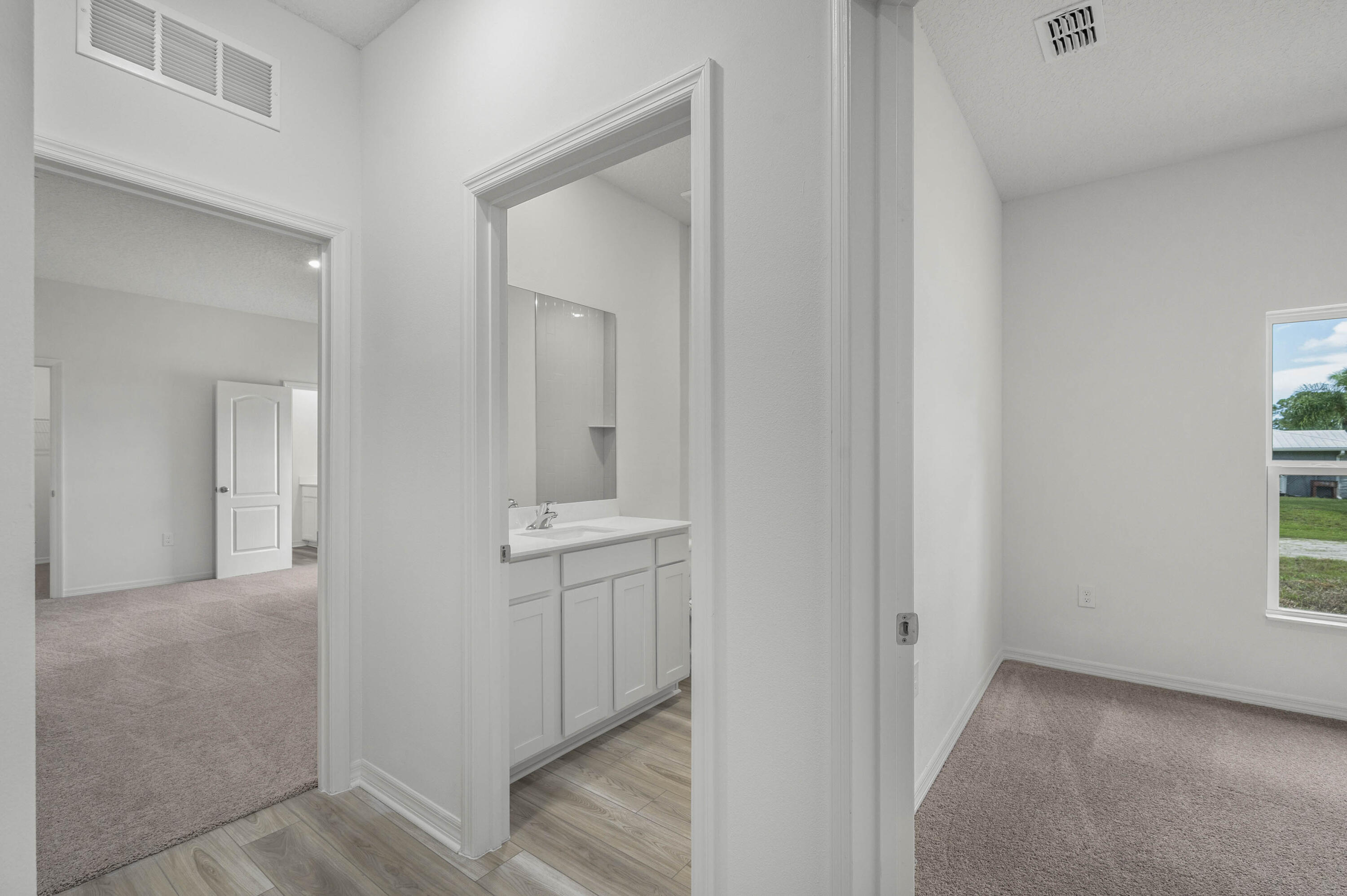 VERO LAKE ESTATES UNIT R - Residential