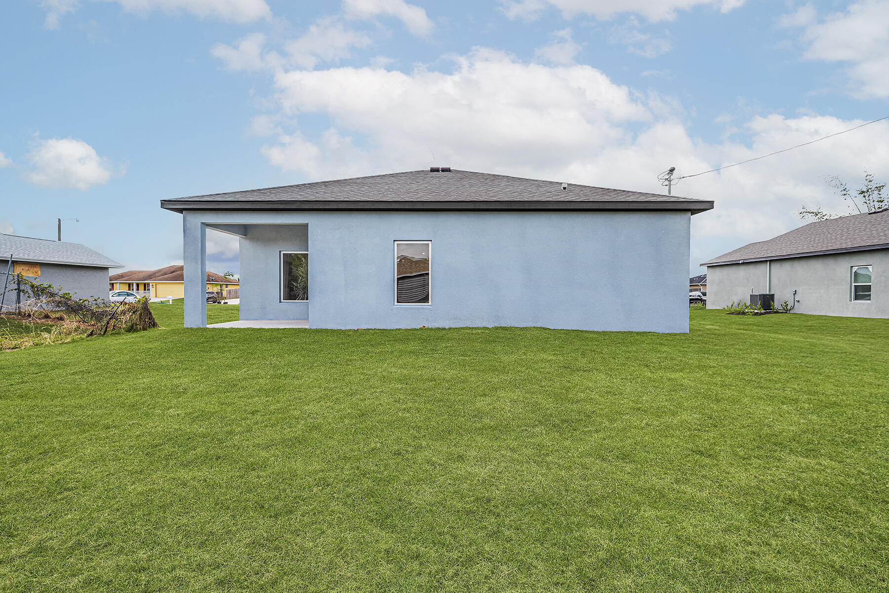 VERO LAKE ESTATES UNIT R - Residential