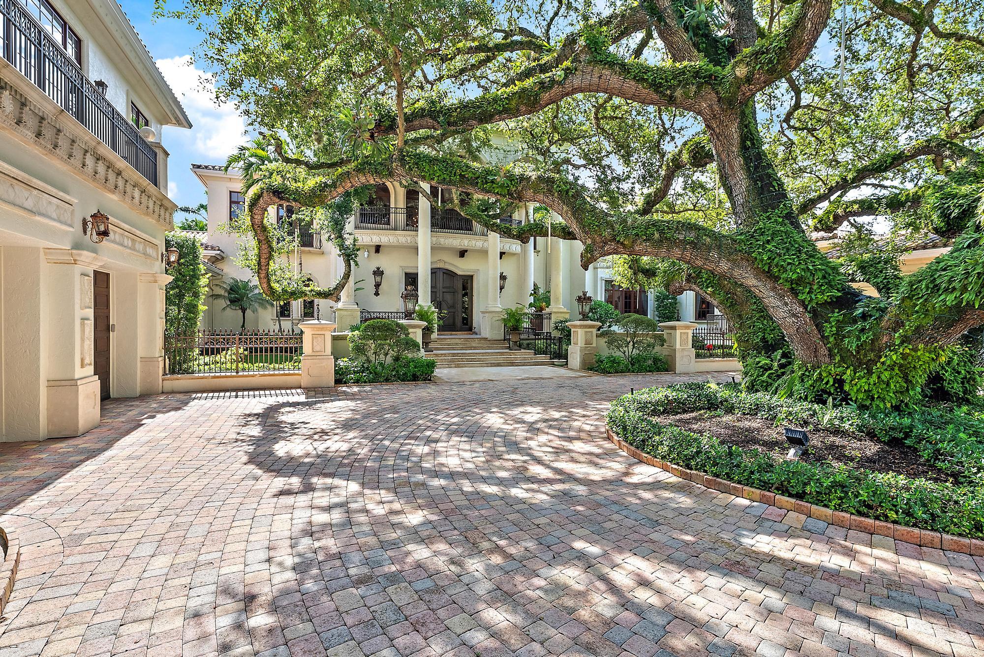 SEVEN OAKS - Residential