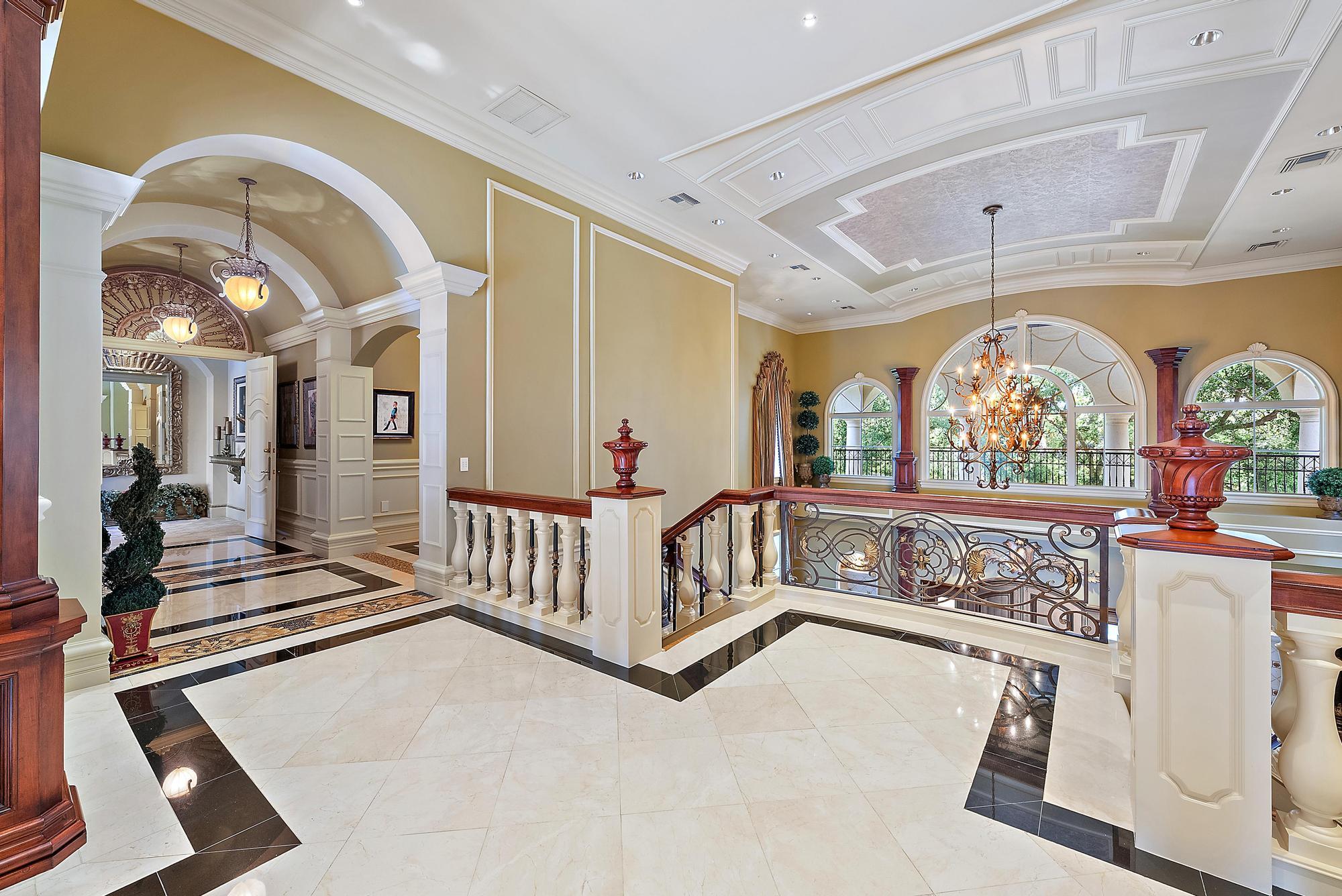 SEVEN OAKS - Residential