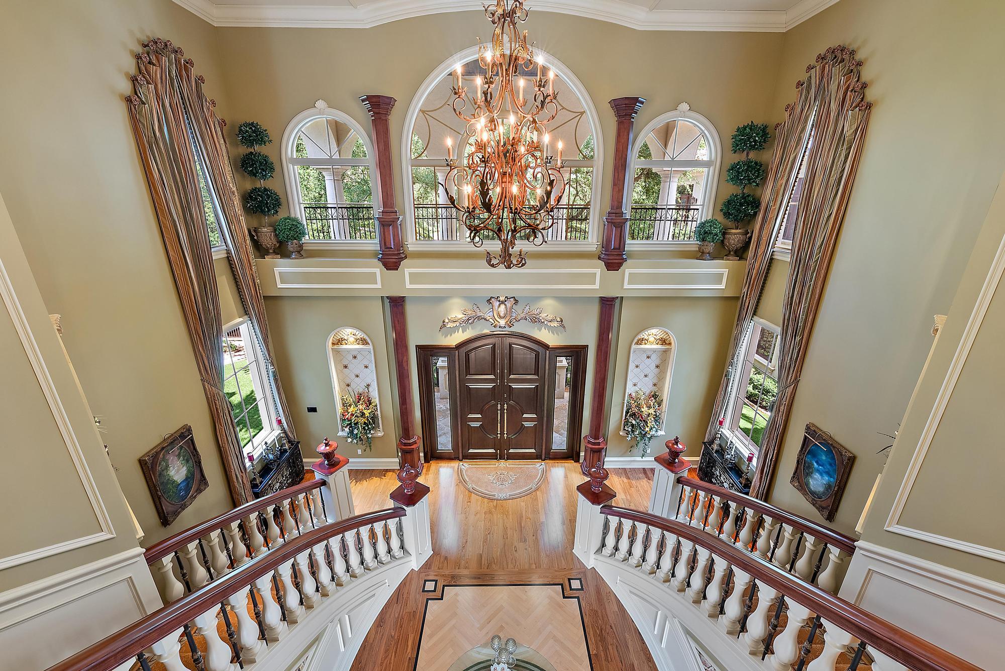SEVEN OAKS - Residential