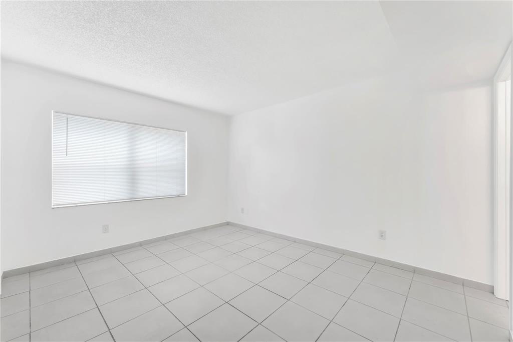 LAGO GRANDE ONE CONDO - Residential Lease