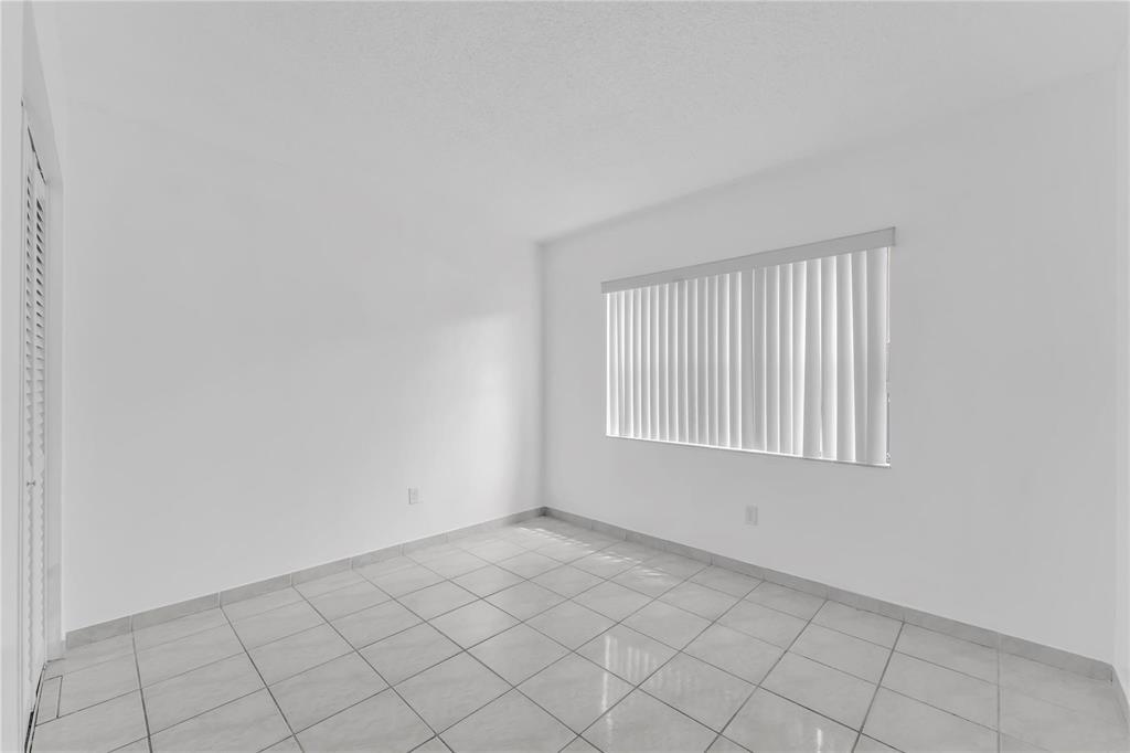 LAGO GRANDE ONE CONDO - Residential Lease