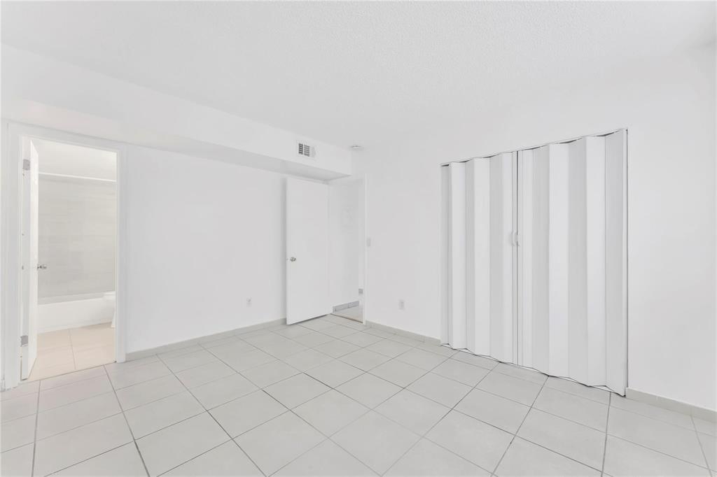 LAGO GRANDE ONE CONDO - Residential Lease