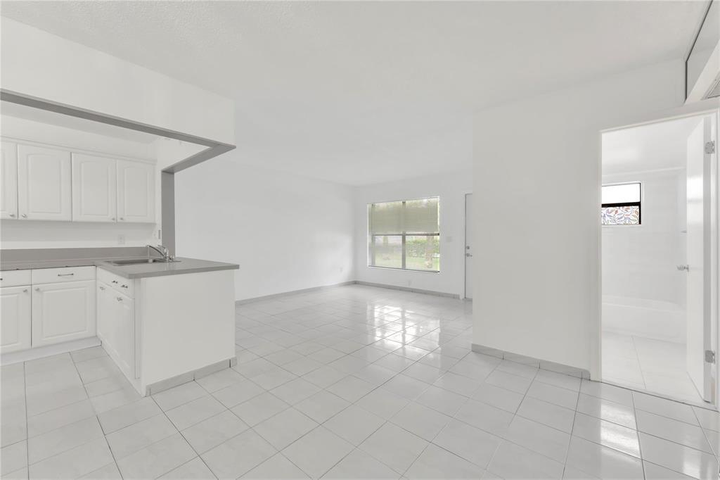 LAGO GRANDE ONE CONDO - Residential Lease