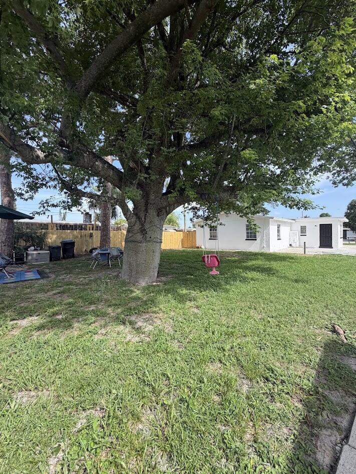 ROYAL PALM ESTATES 4 - Residential Lease