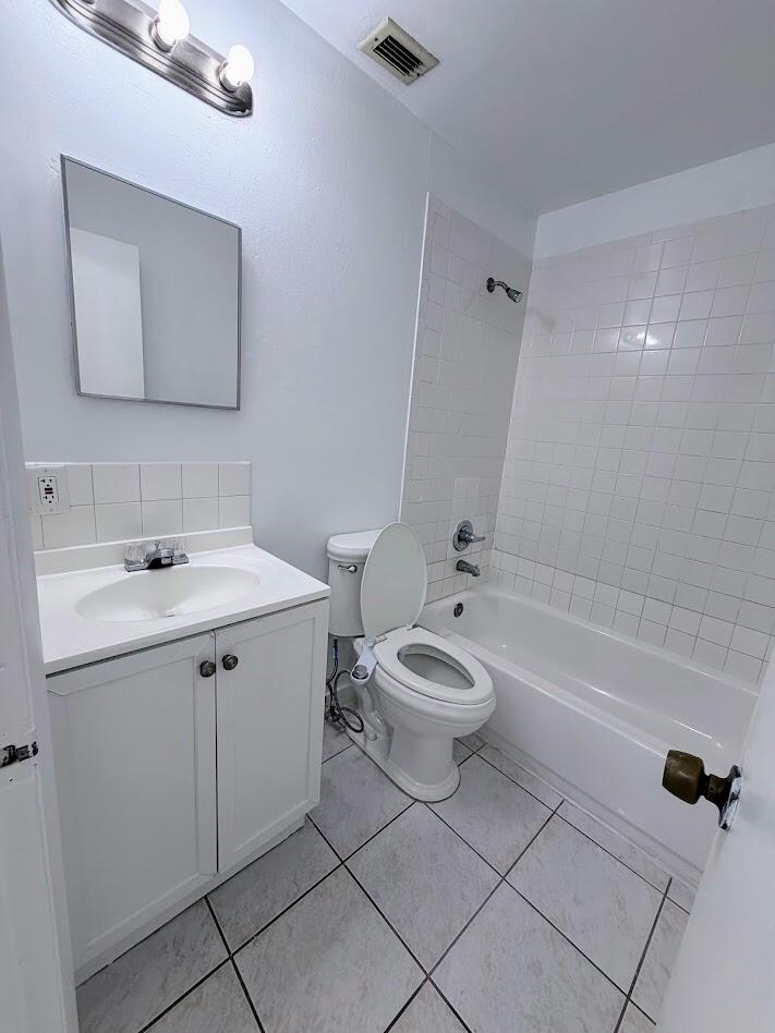 ROYAL PALM ESTATES 4 - Residential Lease