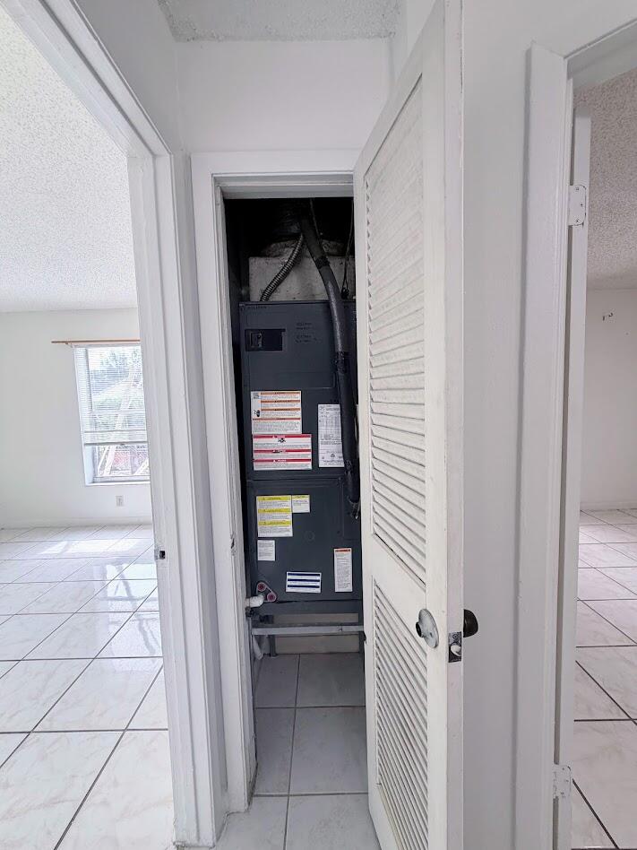 ROYAL PALM ESTATES 4 - Residential Lease