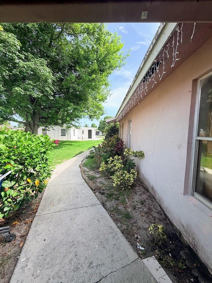 ROYAL PALM ESTATES 4 - Residential Lease