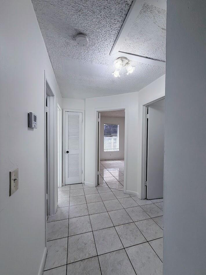ROYAL PALM ESTATES 4 - Residential Lease