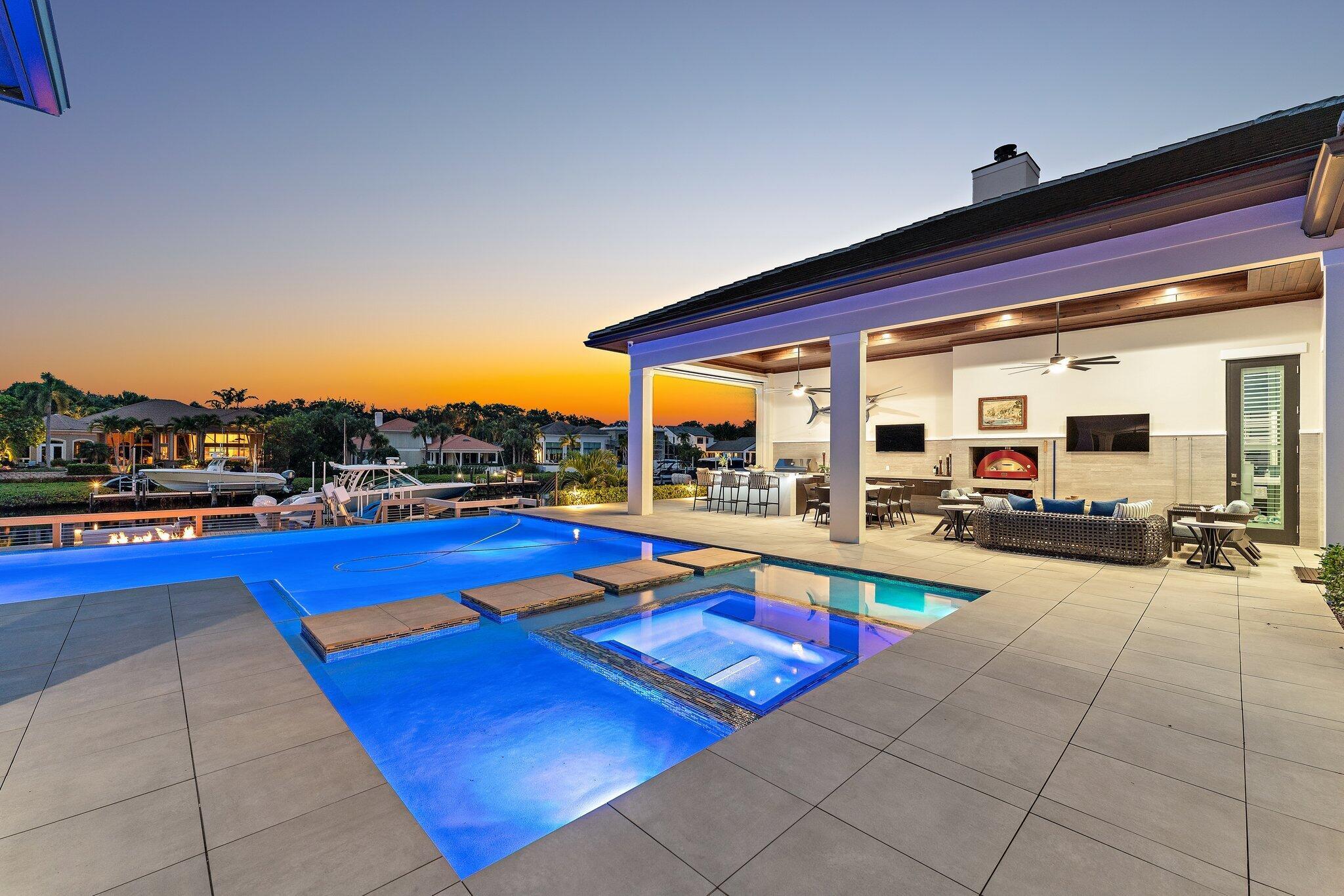 ADMIRALS COVE - Residential