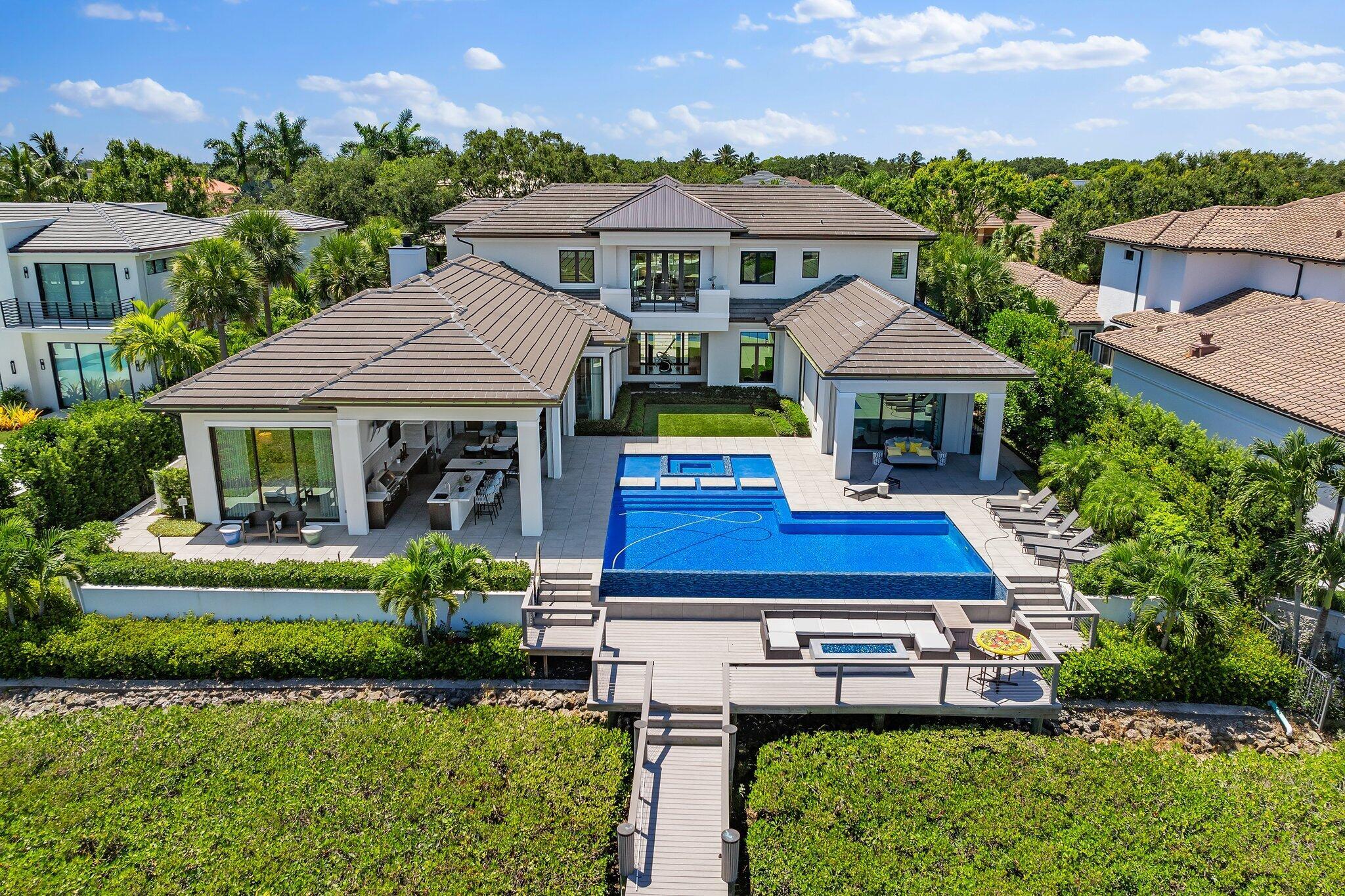 ADMIRALS COVE - Residential