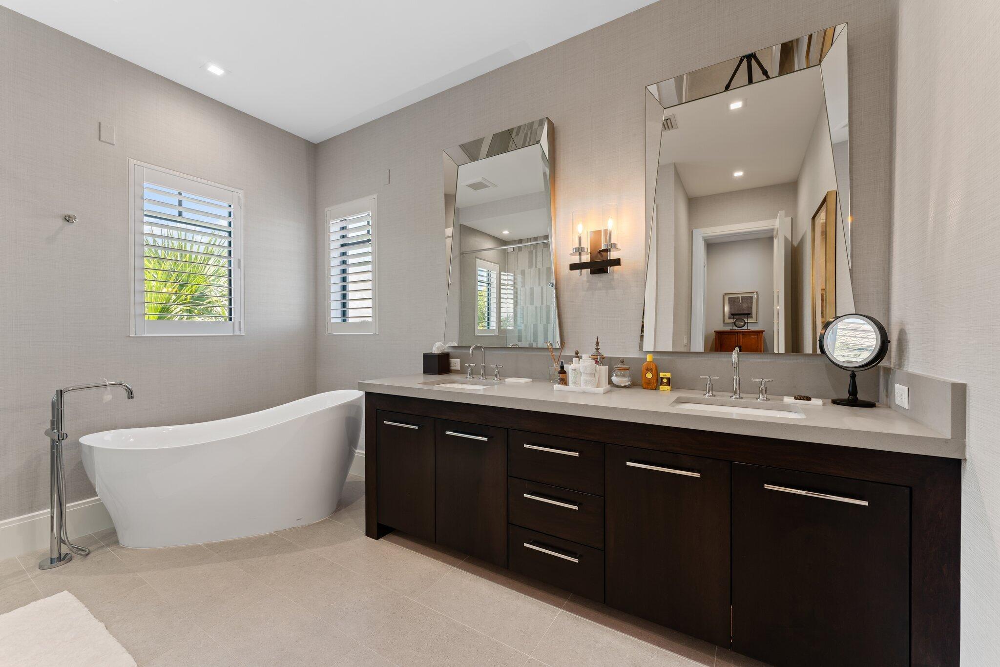 ADMIRALS COVE - Residential