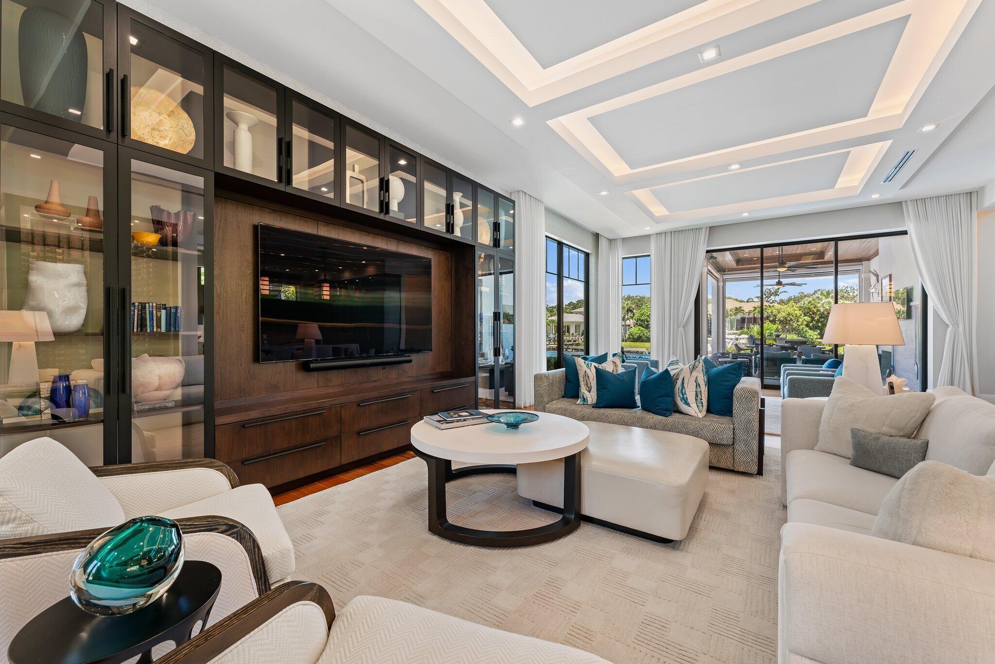 ADMIRALS COVE - Residential