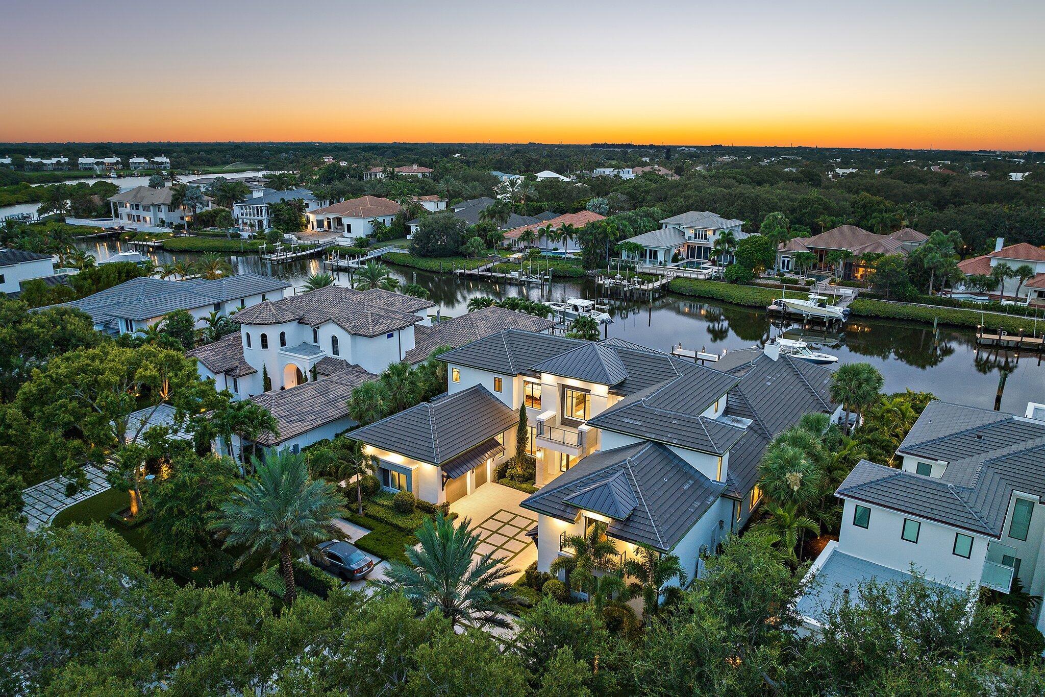 ADMIRALS COVE - Residential