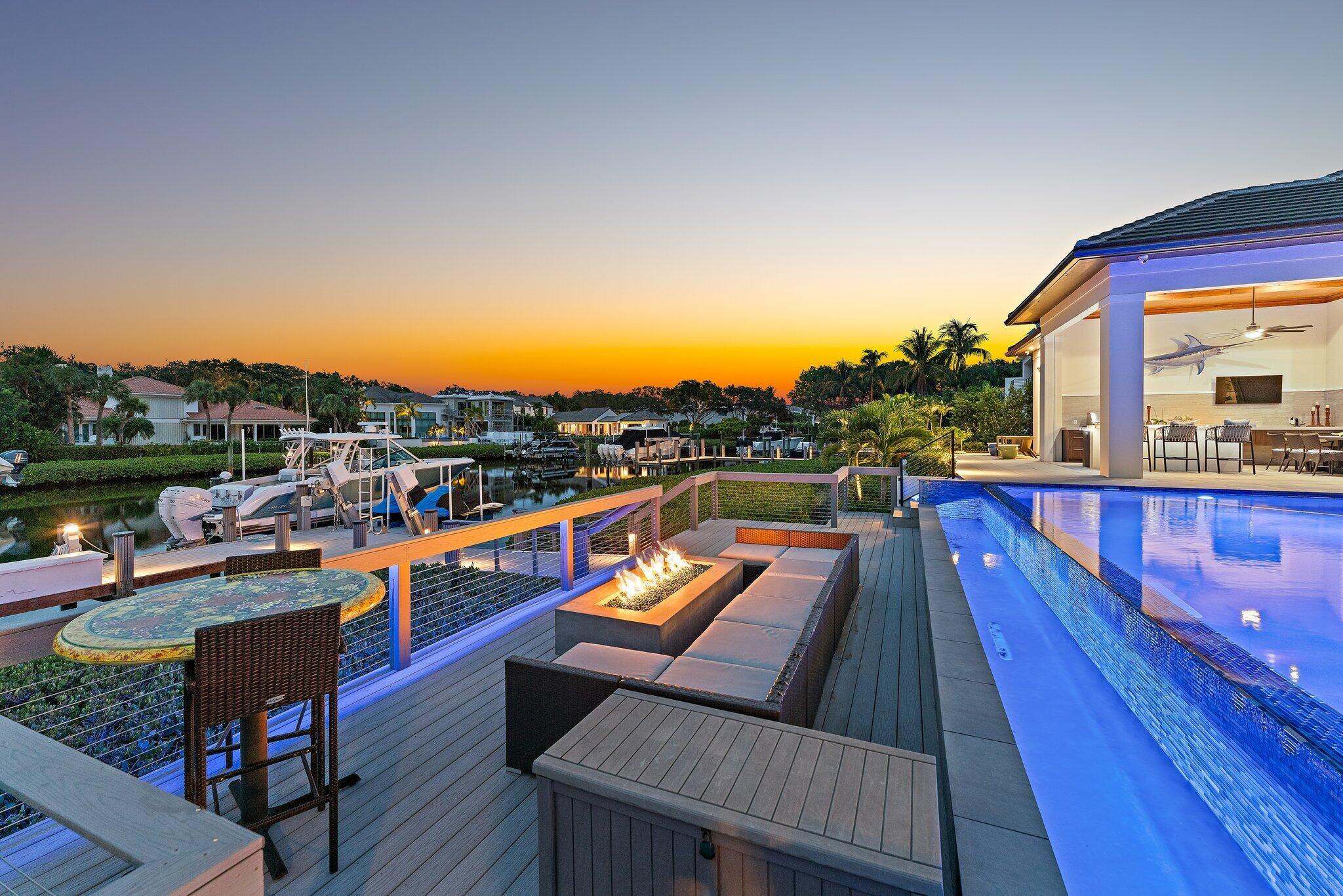 ADMIRALS COVE - Residential