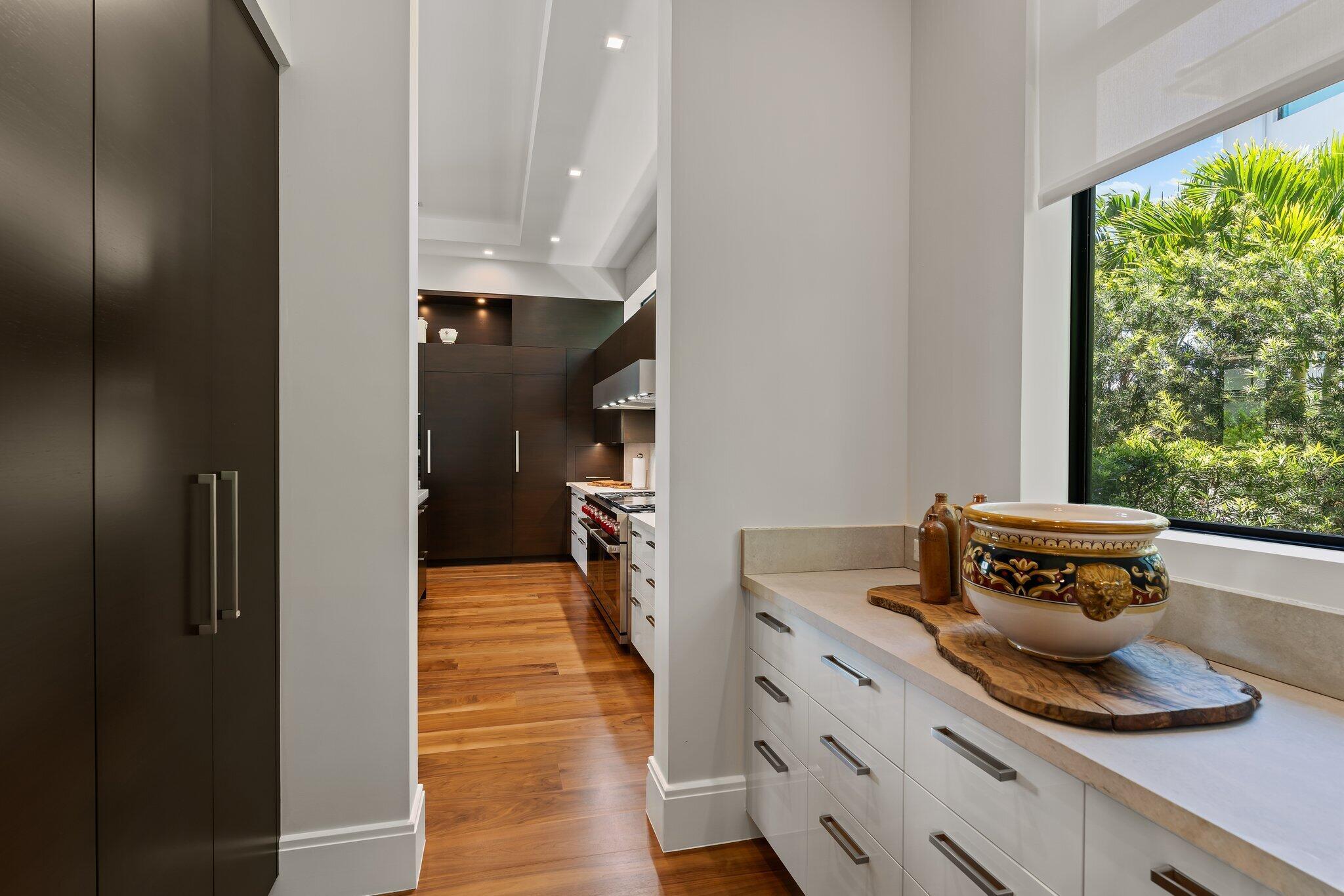 ADMIRALS COVE - Residential