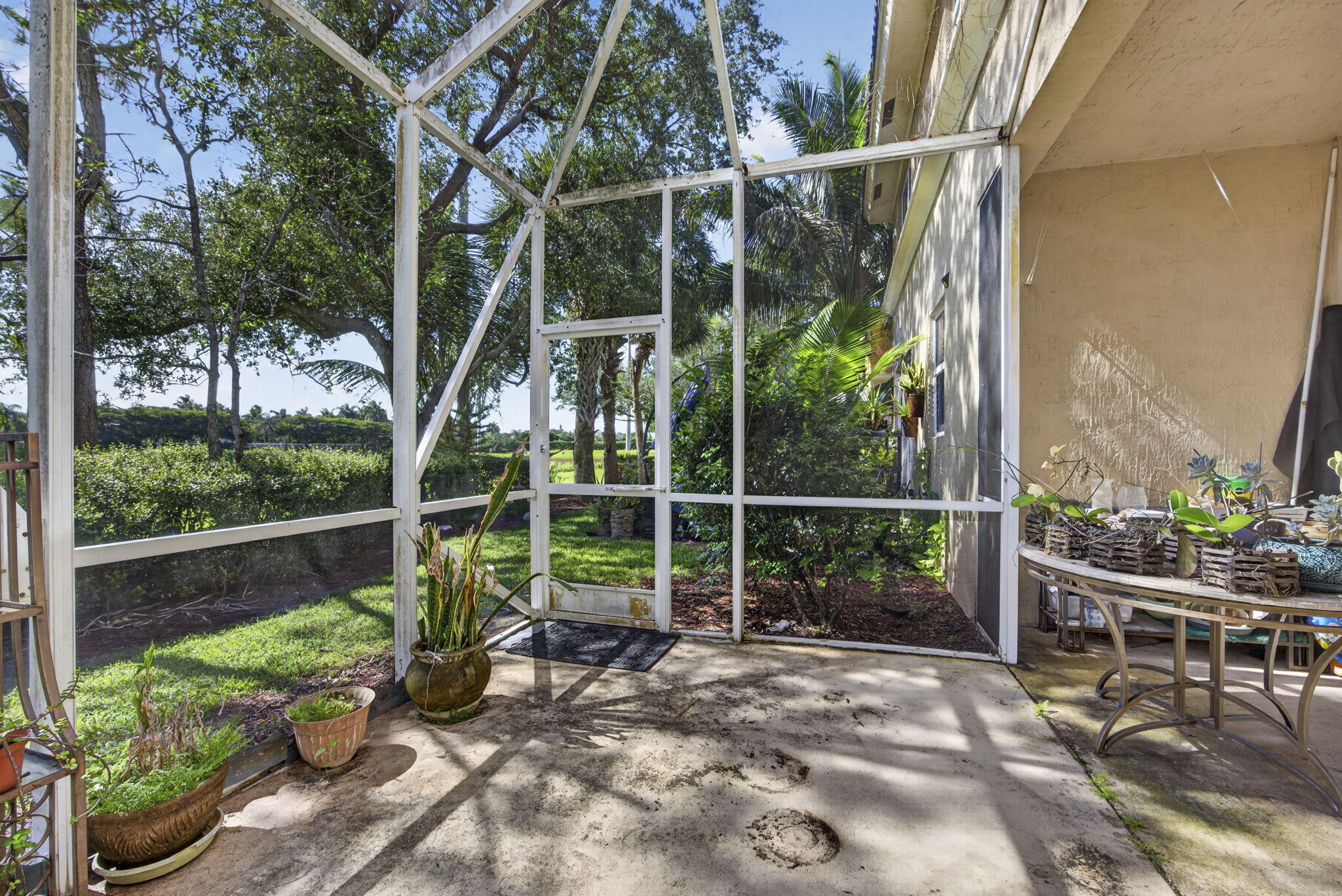 SEMINOLE ESTATES & TOWNHOMES - Residential
