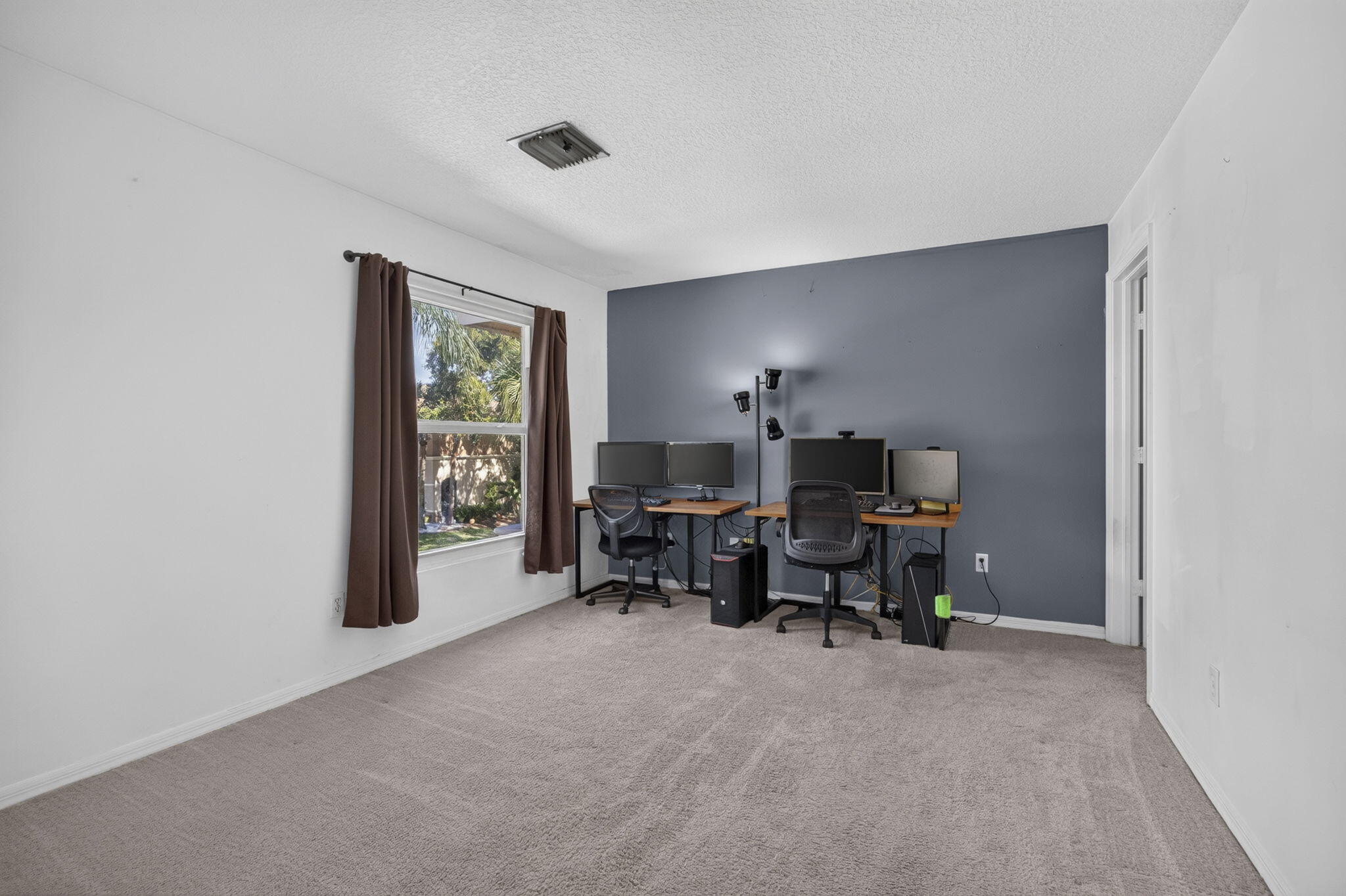 SEMINOLE ESTATES & TOWNHOMES - Residential