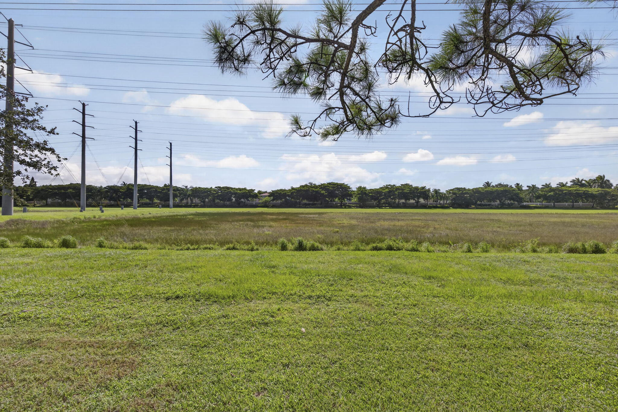 SEMINOLE ESTATES & TOWNHOMES - Residential