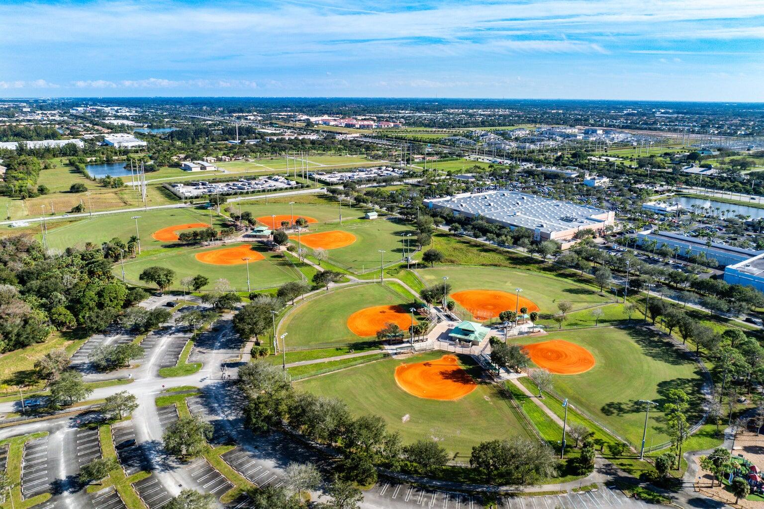 SEMINOLE ESTATES & TOWNHOMES - Residential