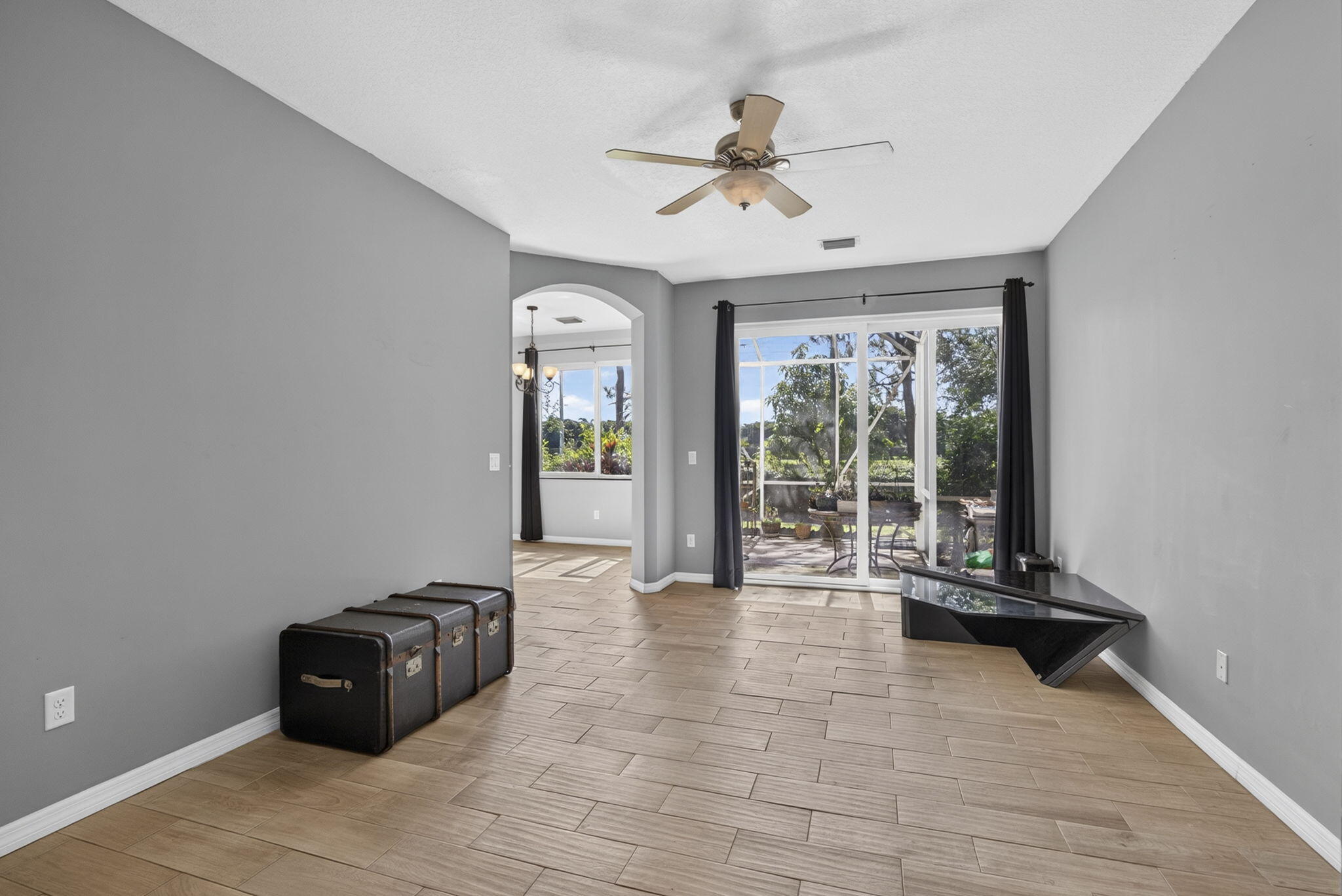 SEMINOLE ESTATES & TOWNHOMES - Residential