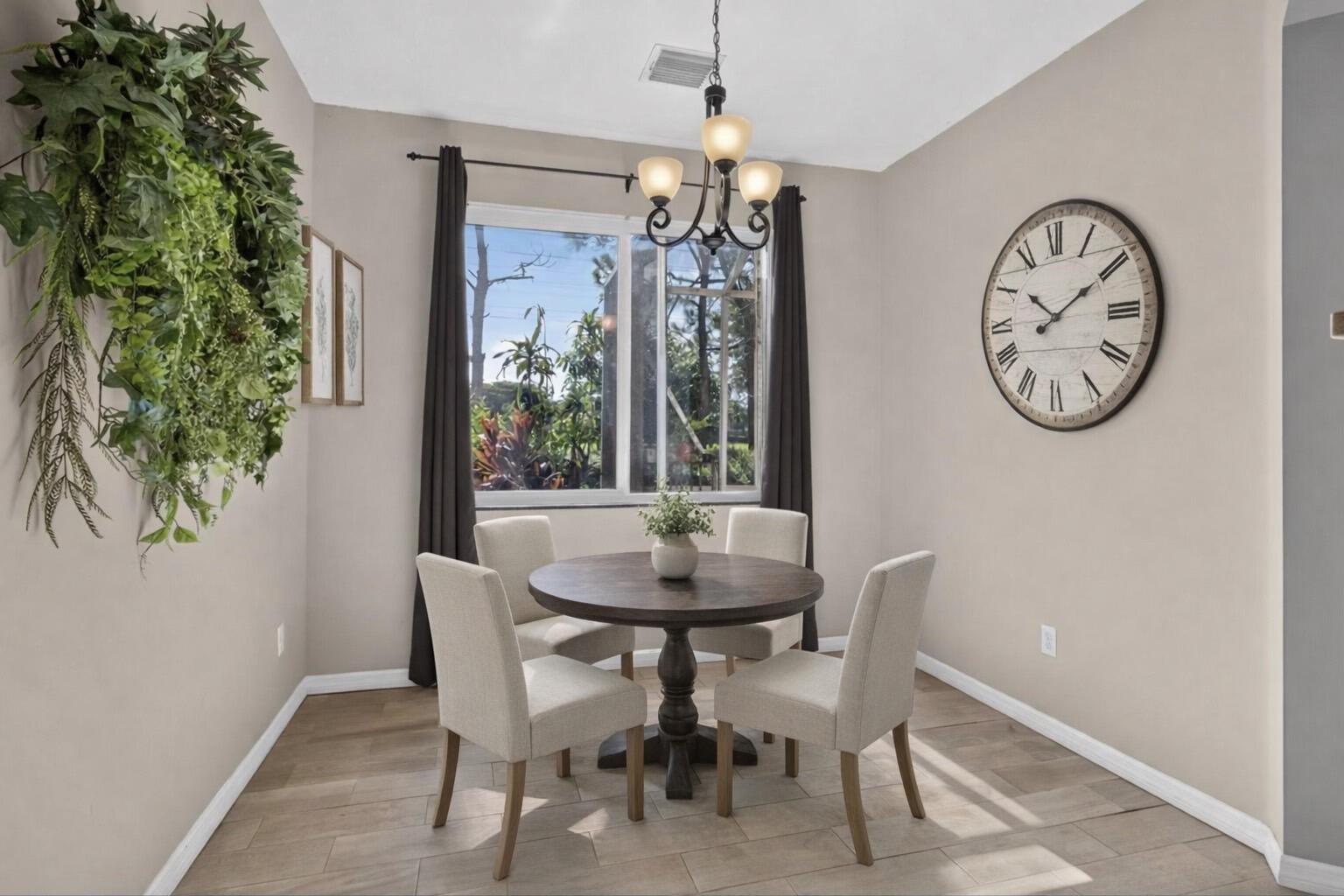 SEMINOLE ESTATES & TOWNHOMES - Residential