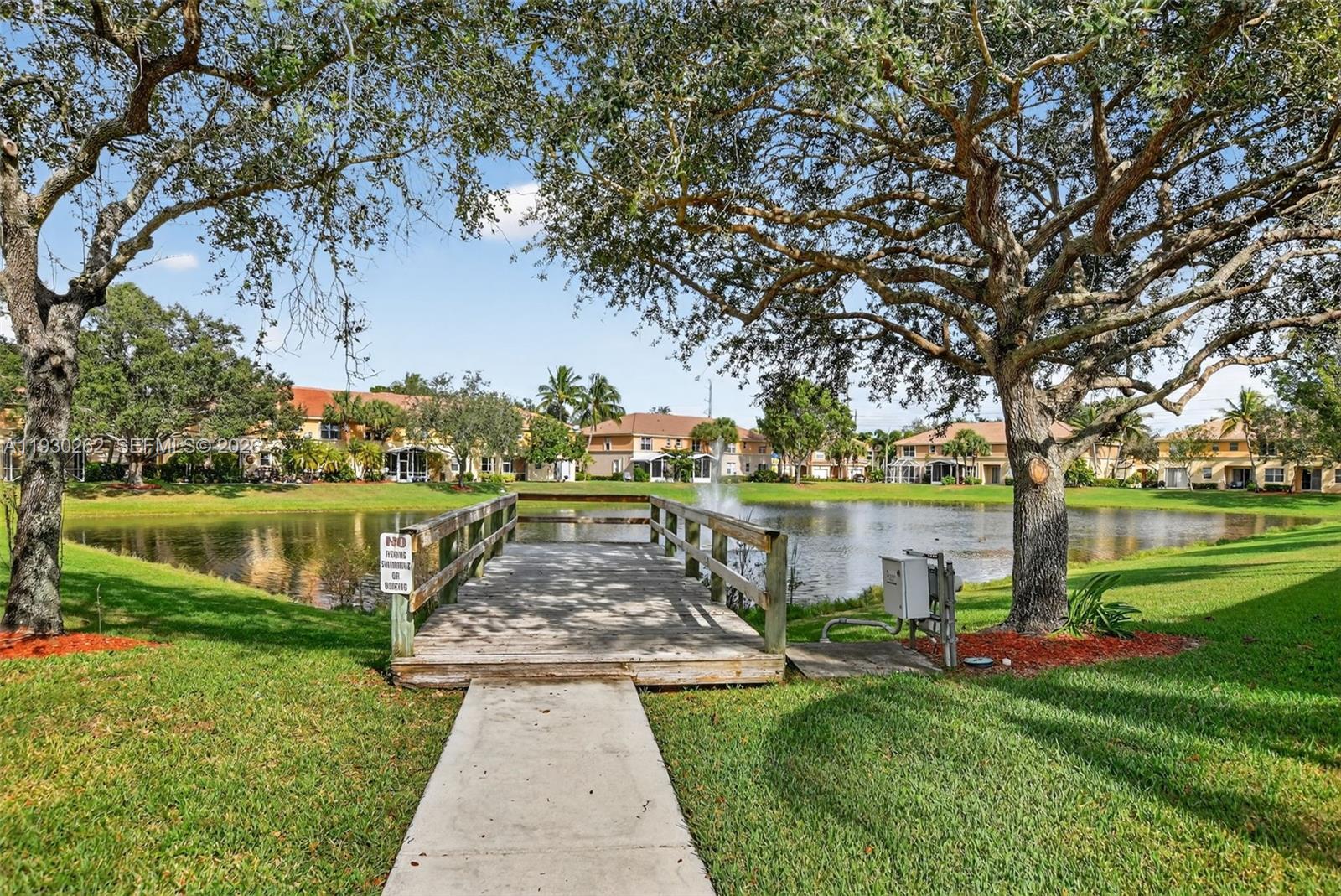 SEMINOLE ESTATES & TOWNHOMES - Residential
