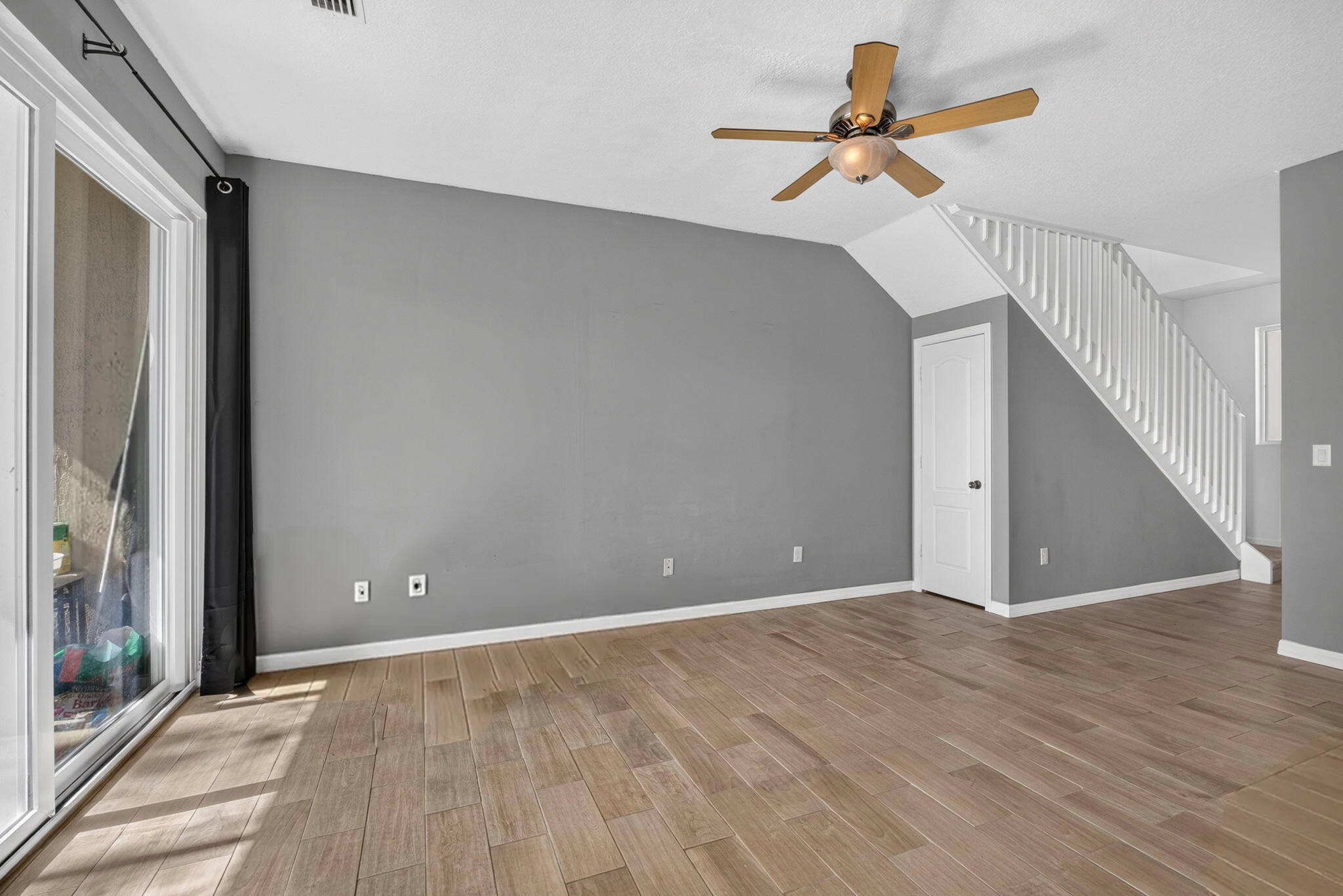 SEMINOLE ESTATES & TOWNHOMES - Residential