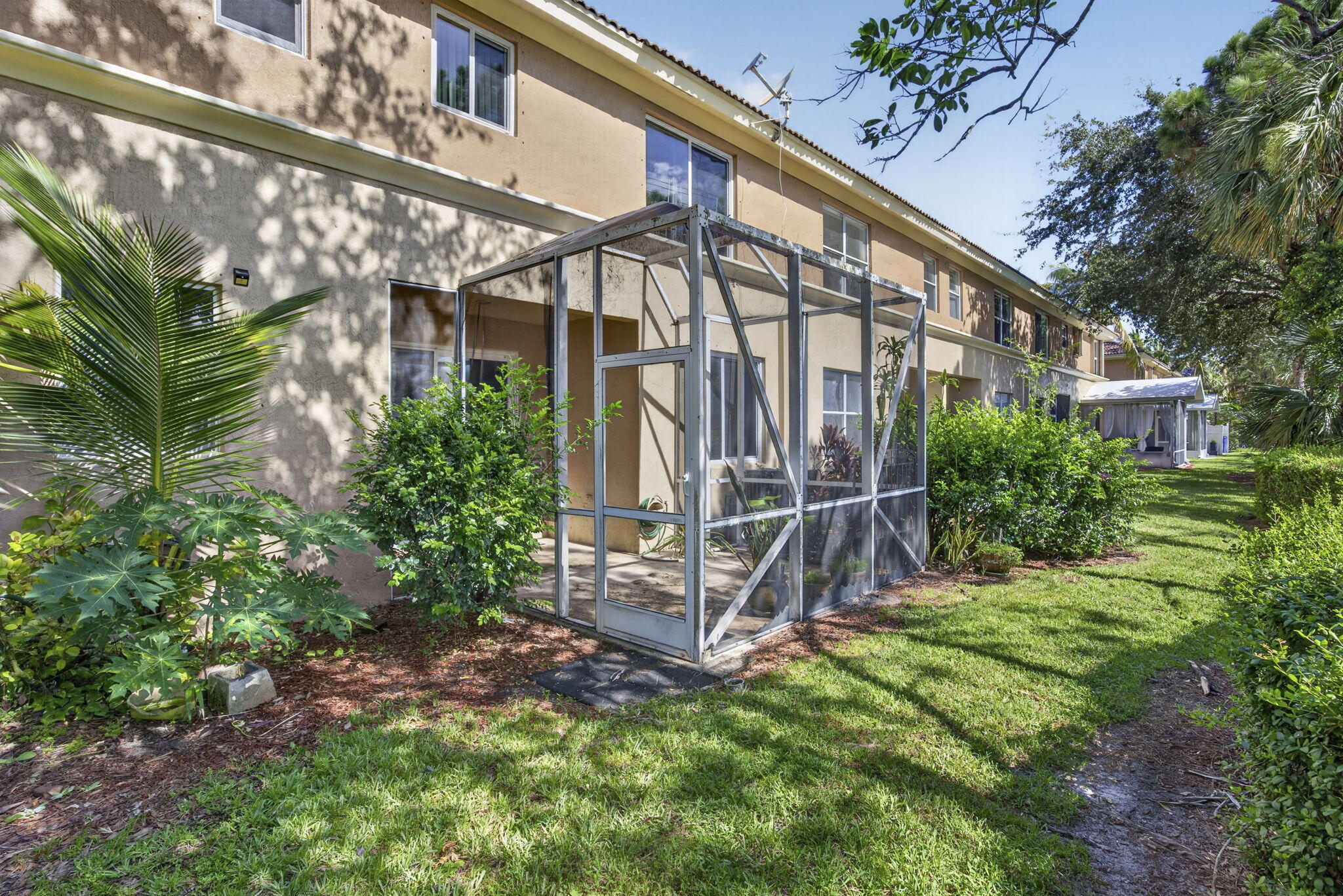 SEMINOLE ESTATES & TOWNHOMES - Residential