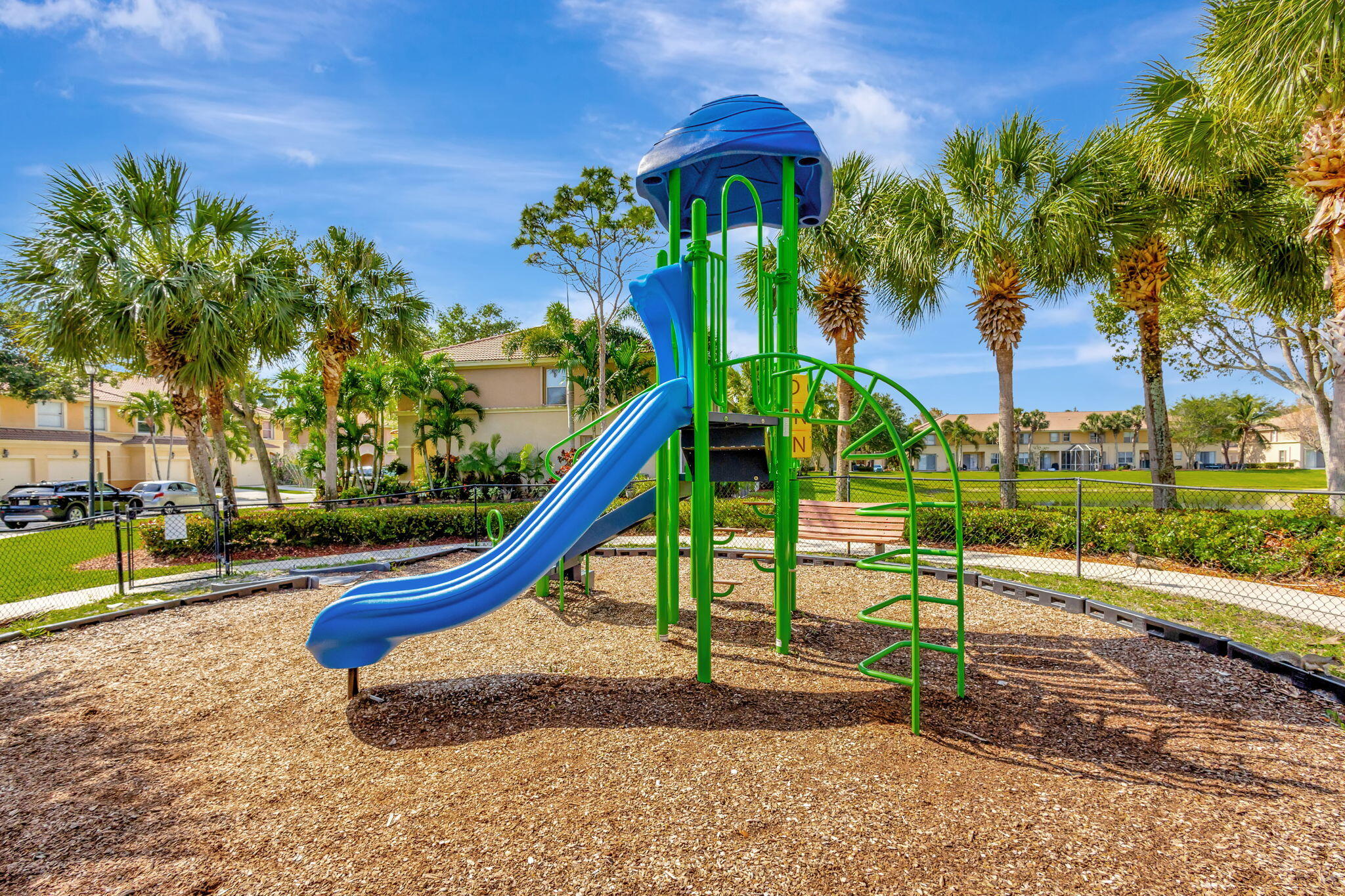 SEMINOLE ESTATES & TOWNHOMES - Residential