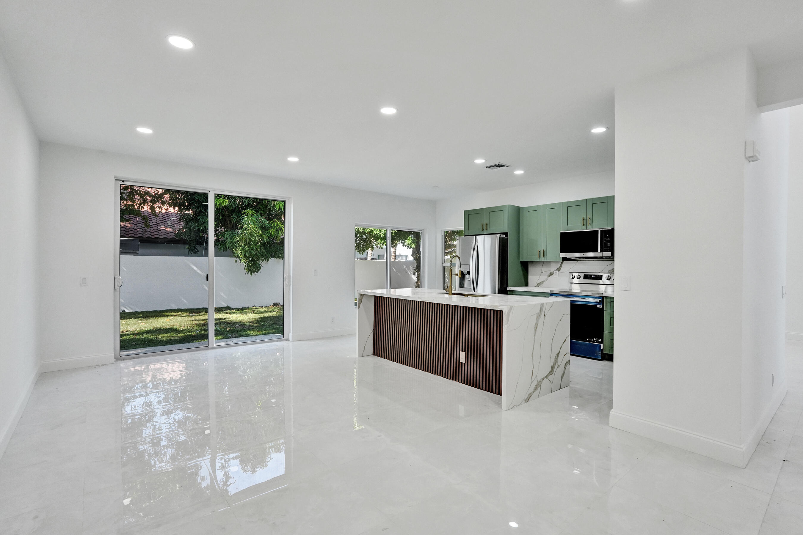 HOLIDAY SPRINGS EAST - Residential