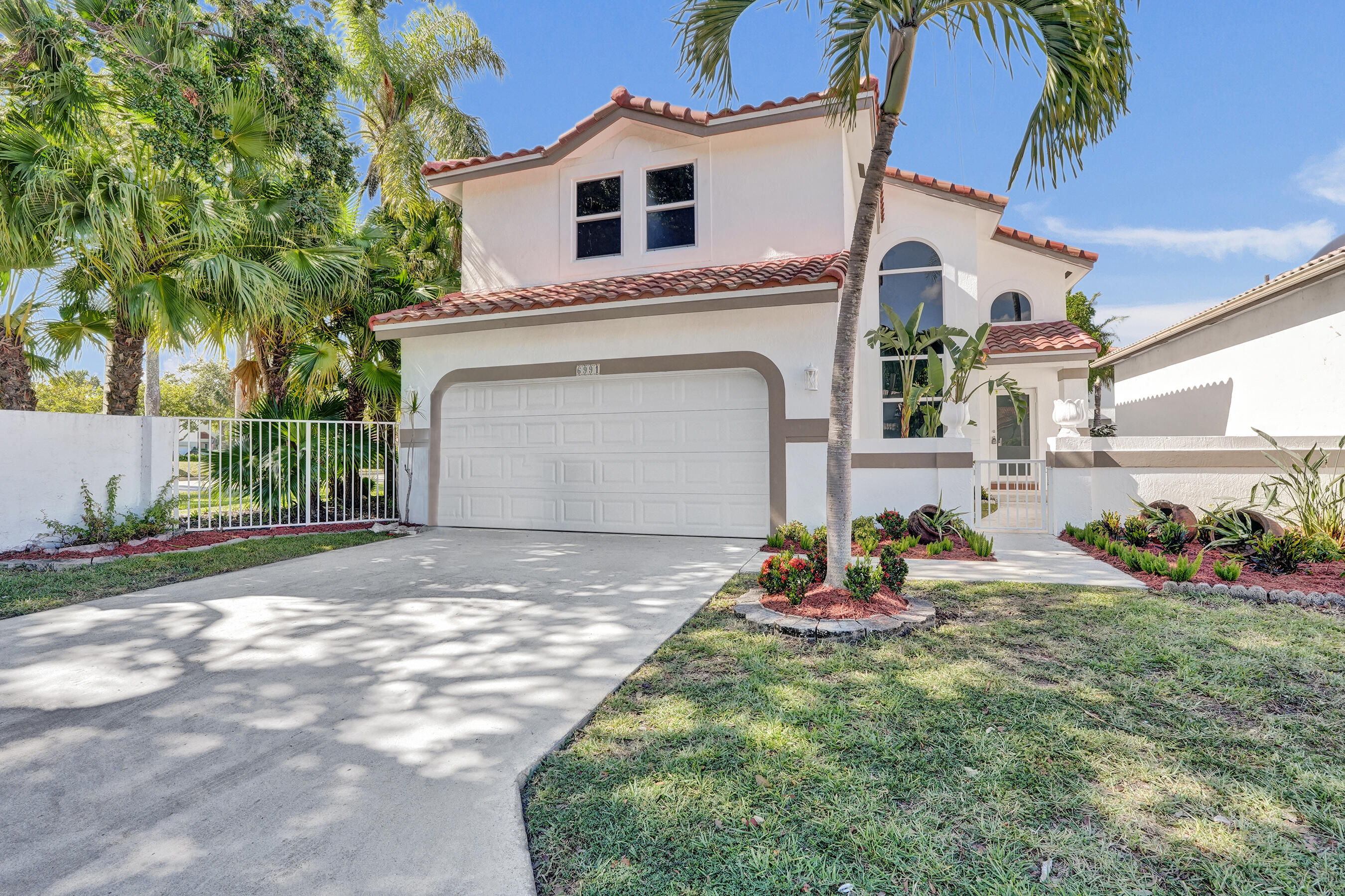 HOLIDAY SPRINGS EAST - Residential