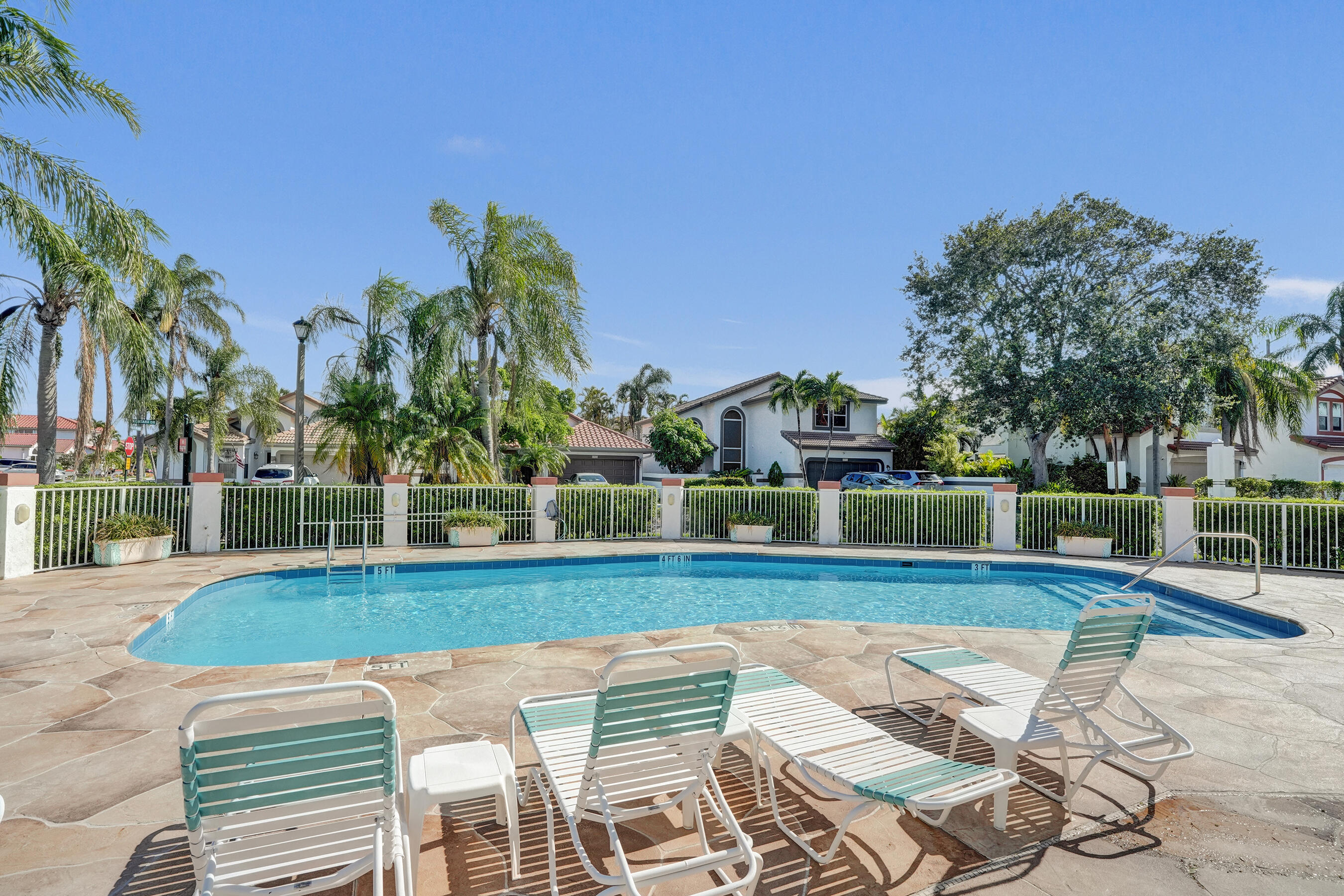 HOLIDAY SPRINGS EAST - Residential