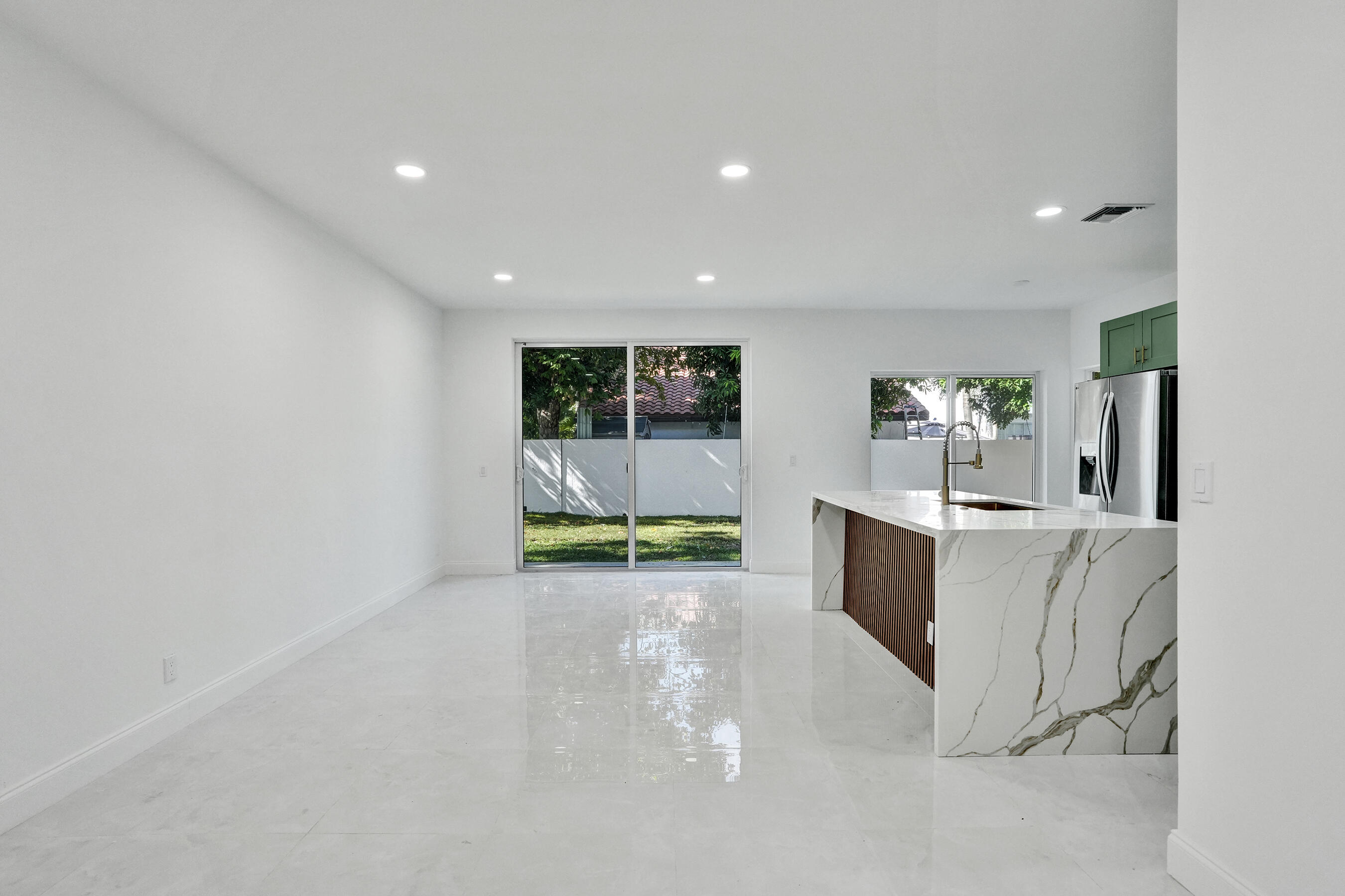 HOLIDAY SPRINGS EAST - Residential