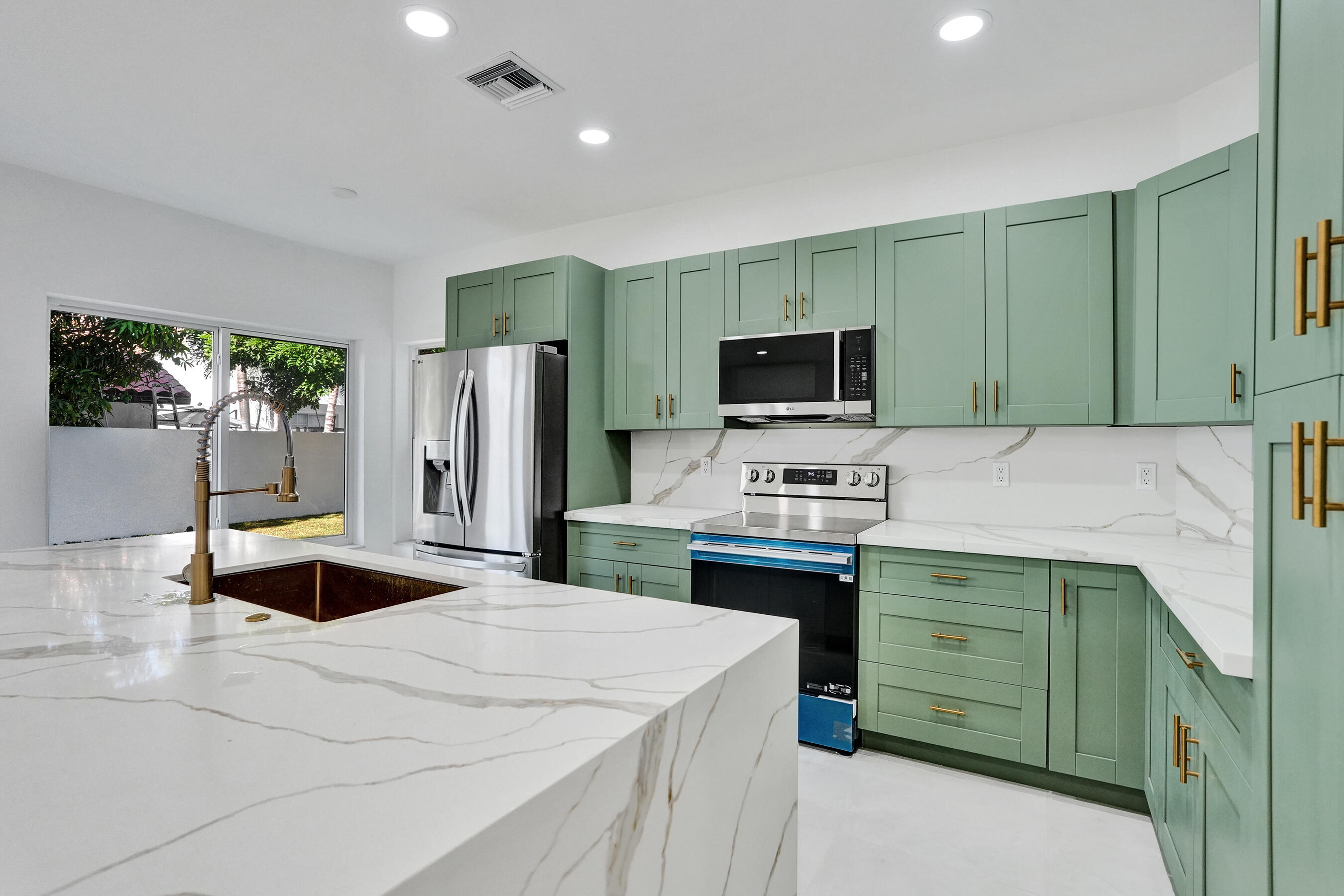 HOLIDAY SPRINGS EAST - Residential