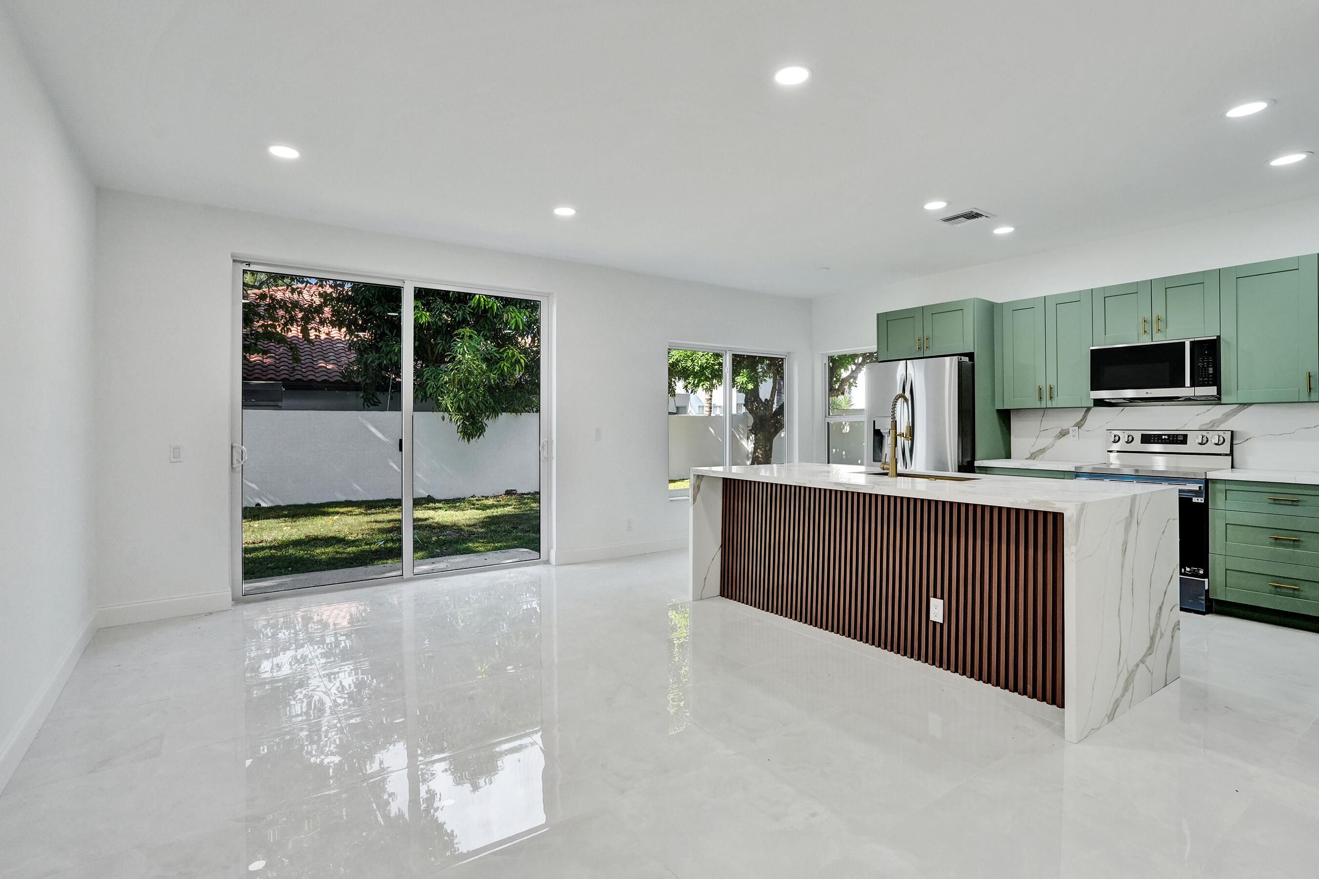 HOLIDAY SPRINGS EAST - Residential
