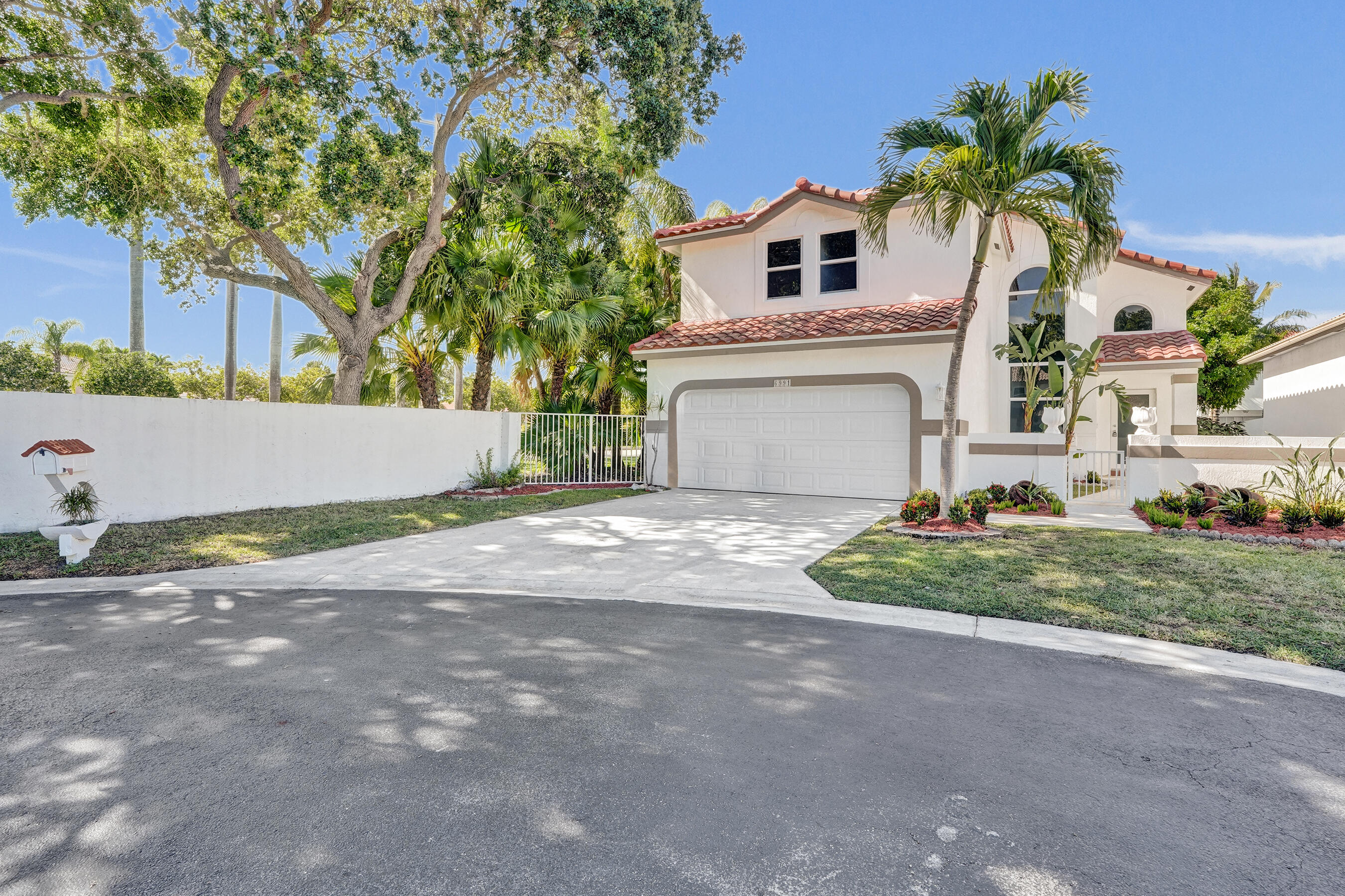 HOLIDAY SPRINGS EAST - Residential