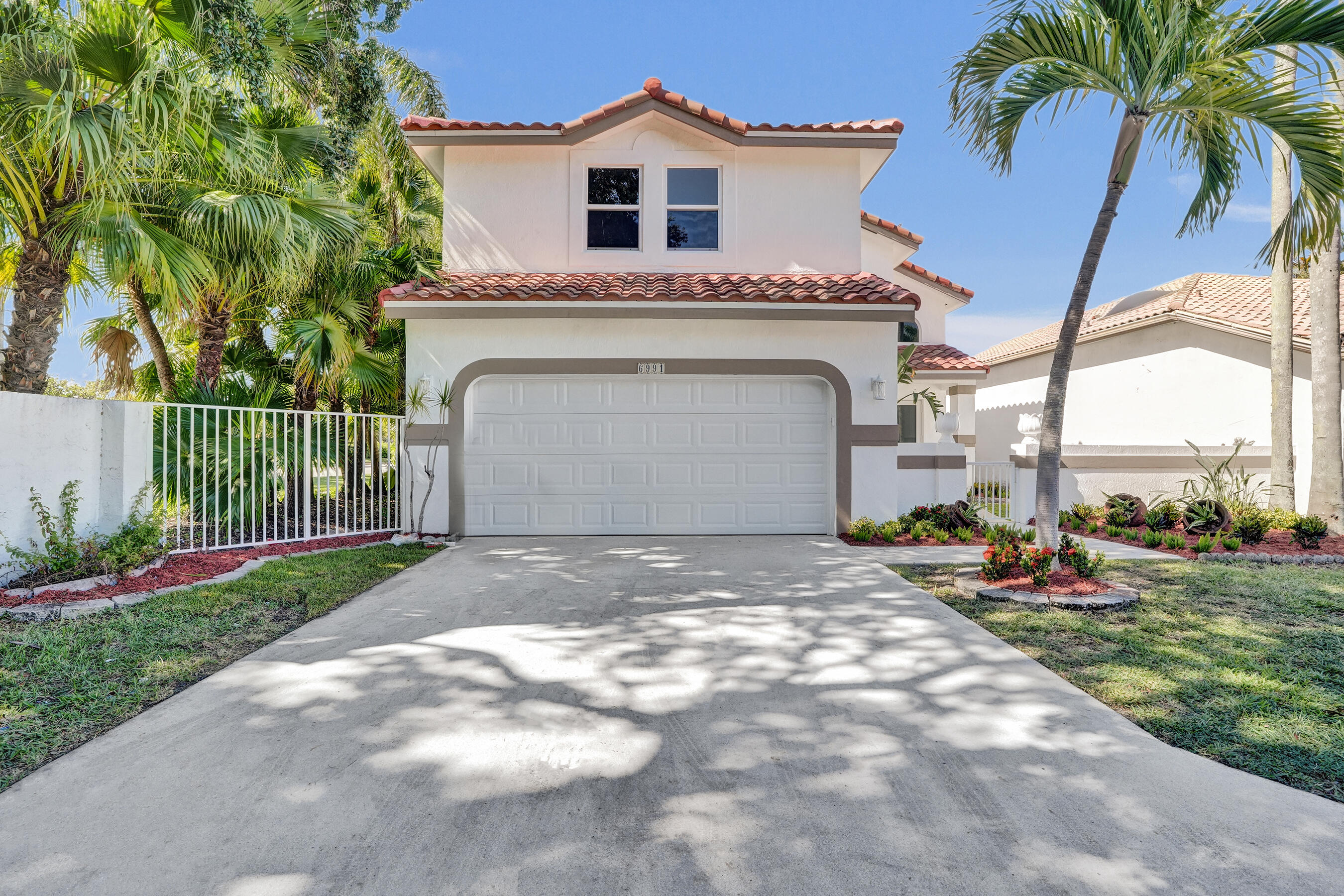 HOLIDAY SPRINGS EAST - Residential