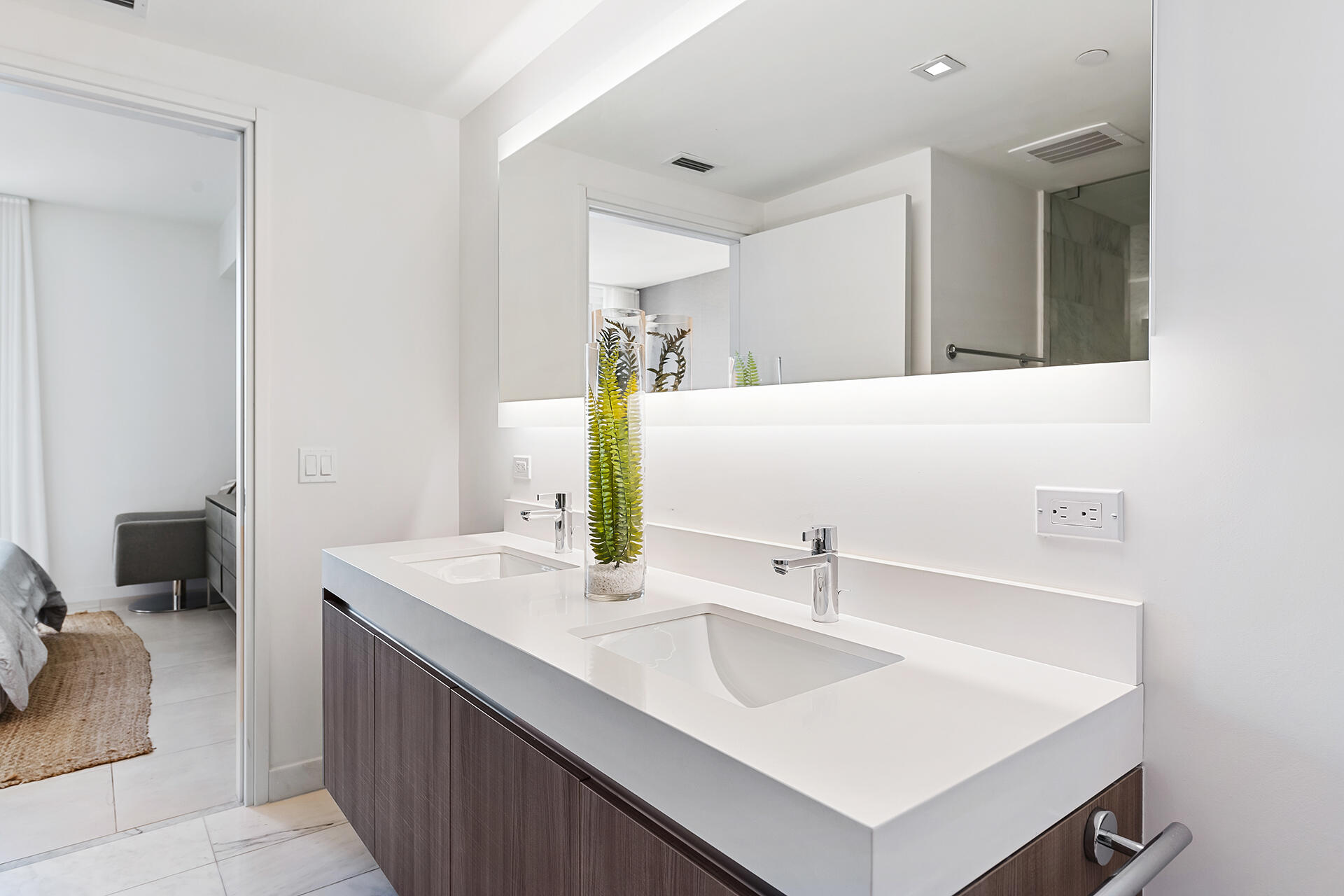 The Beach Condo you have been waiting for is at the exclusive Tiffany House Residences. One Bed + One Bath with an open layout overlooking the Ocean. Steps to Fort Lauderdale Beach's white sands and the Intracoastal Waterway, minutes to Downtown, and a lifestyle on-property like no other! Tiffany House exudes the luxury and convenience that South Florida's dreams are made of. The magic begins upon arrival: Valet Parking, Contemporary Lobby, and amenities Galore; Theater Room, Gym with Sauna, Club Room, Billiard Lounge, Summer Kitchen, and Relaxing Pool. Plus, Rooftop Pool & Restaurant/Bar. In addition, Beach Service. Be treated like family & enjoy resort-style comforts. PERFECT 1031 EXCHANGED - NO RENTAL RESTRICTIONS. RENT FROM DAY 1!!!!