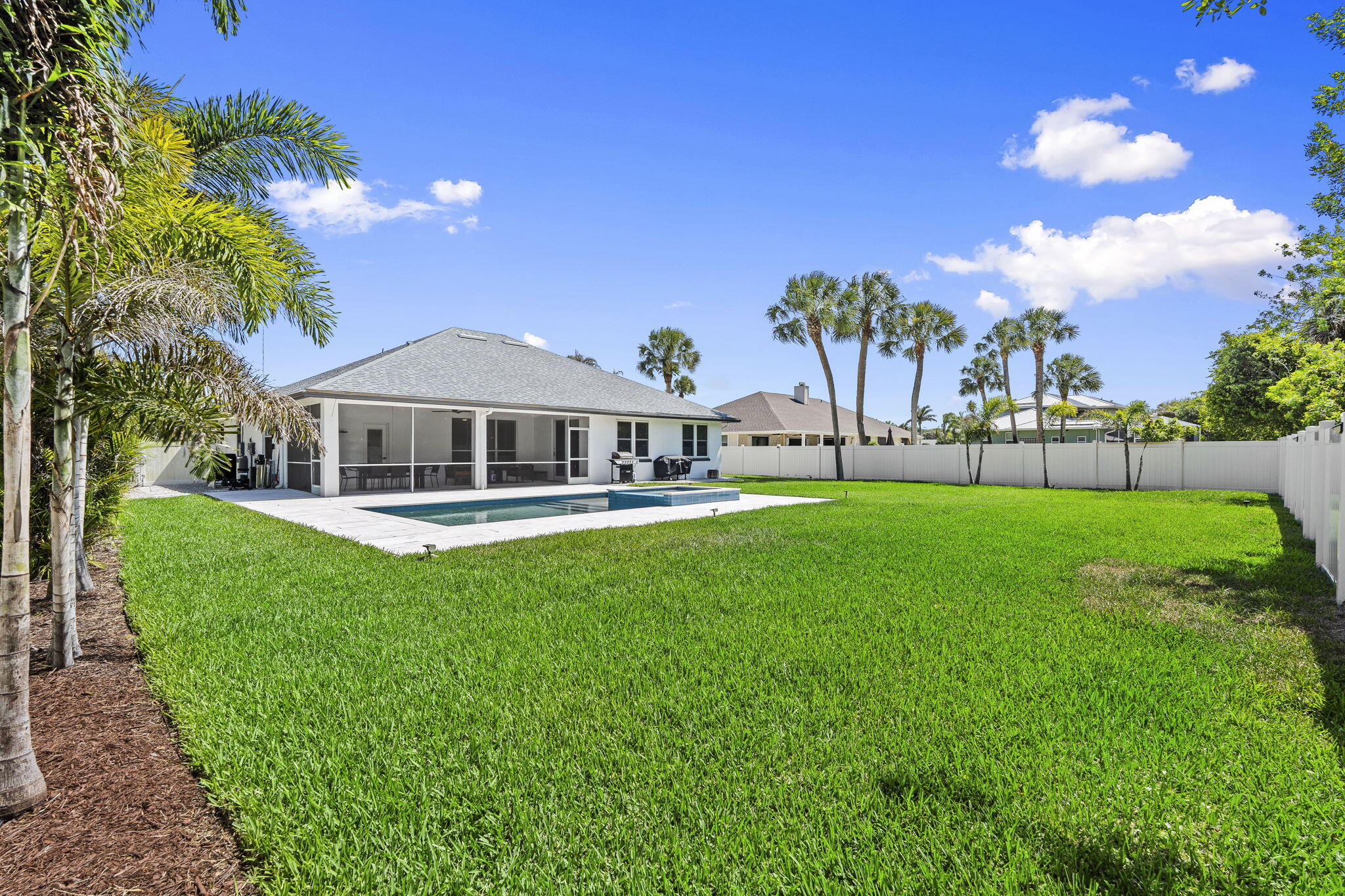 PILOTS COVE - Residential