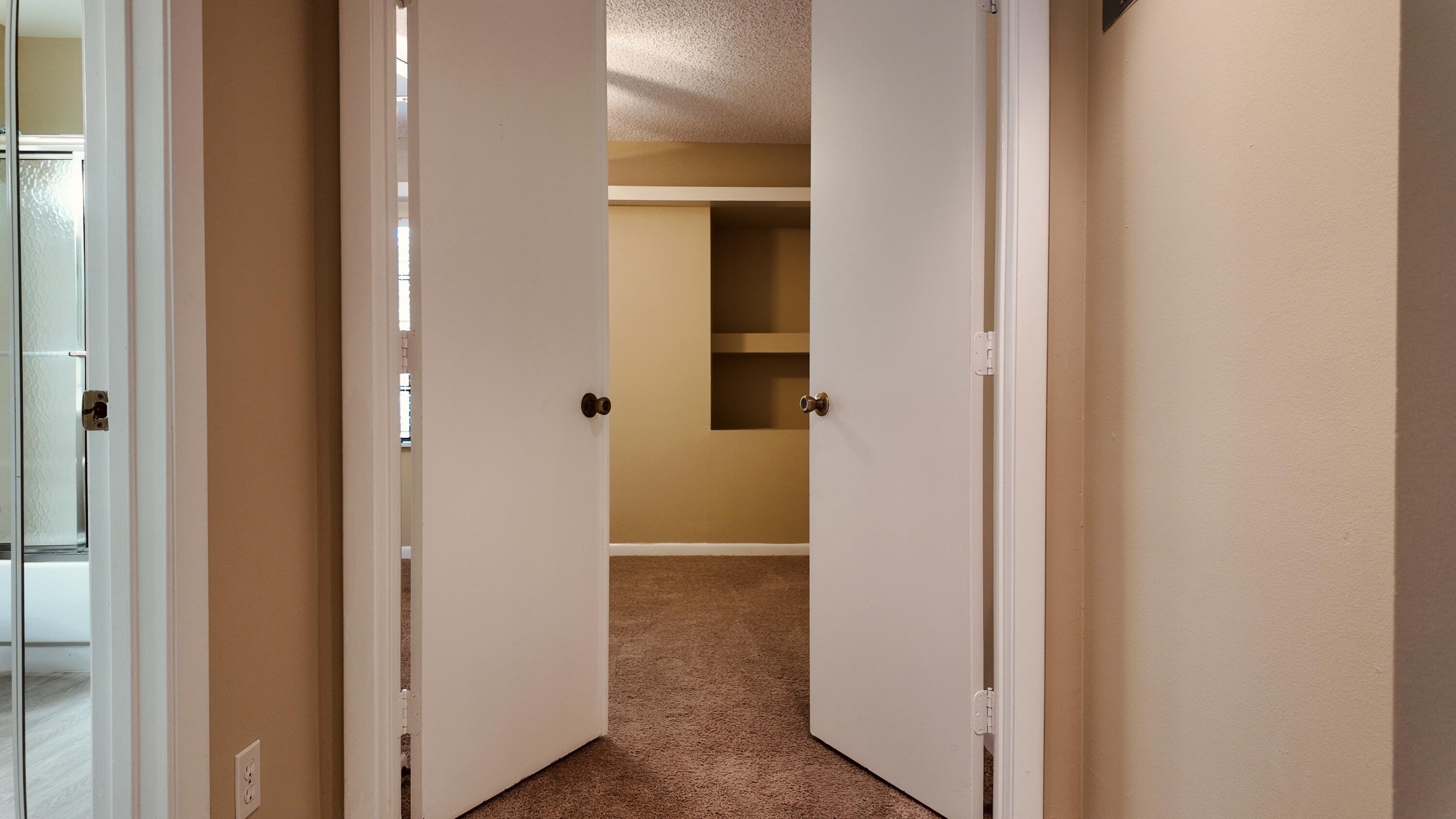 ALEXANDRA VILLAGE CONDO - Residential Lease