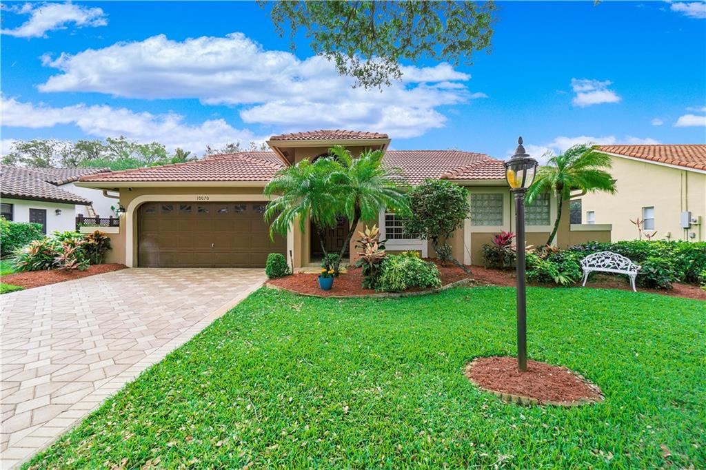 WESTVIEW VILLAGE 147-16 B - Residential