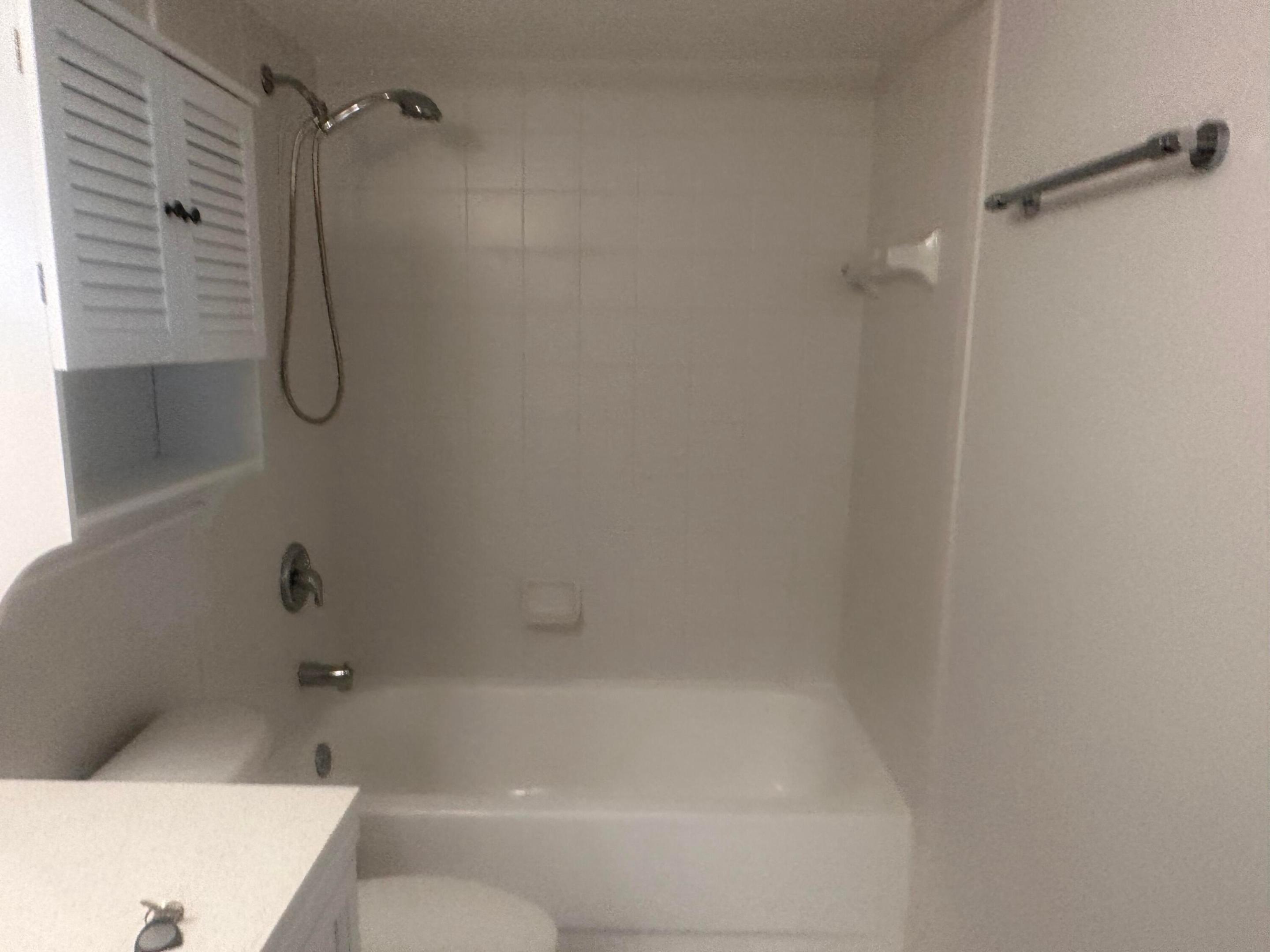 LAKESIDE CONDO - Residential Lease