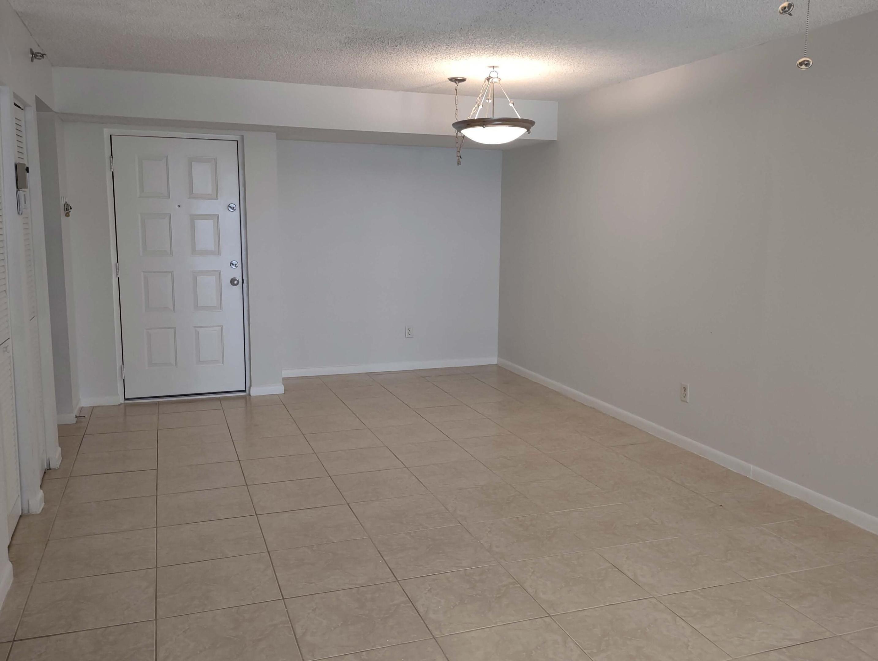 LAKESIDE CONDO - Residential Lease