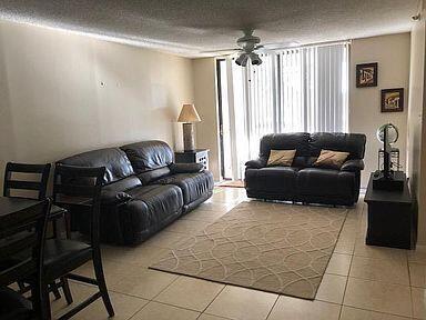 LAKESIDE CONDO - Residential Lease