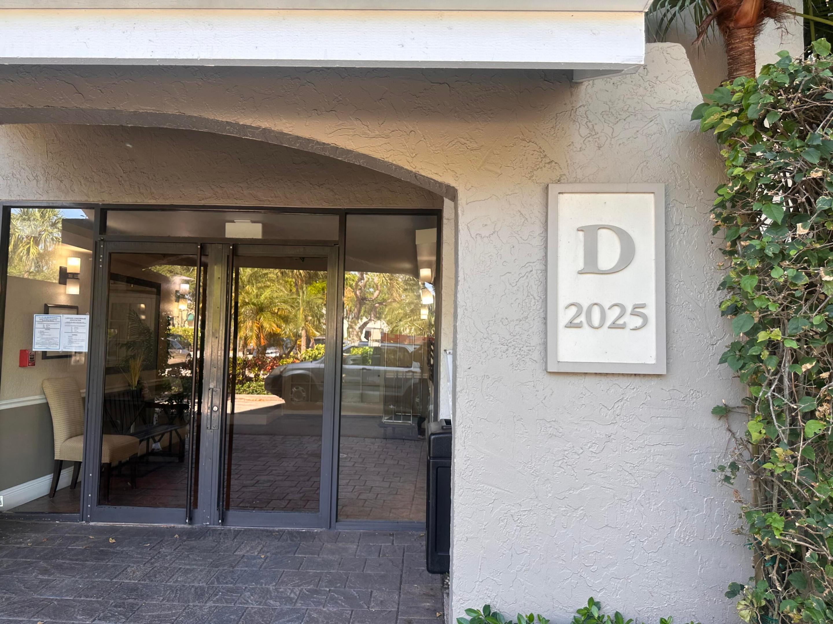LAKESIDE CONDO - Residential Lease